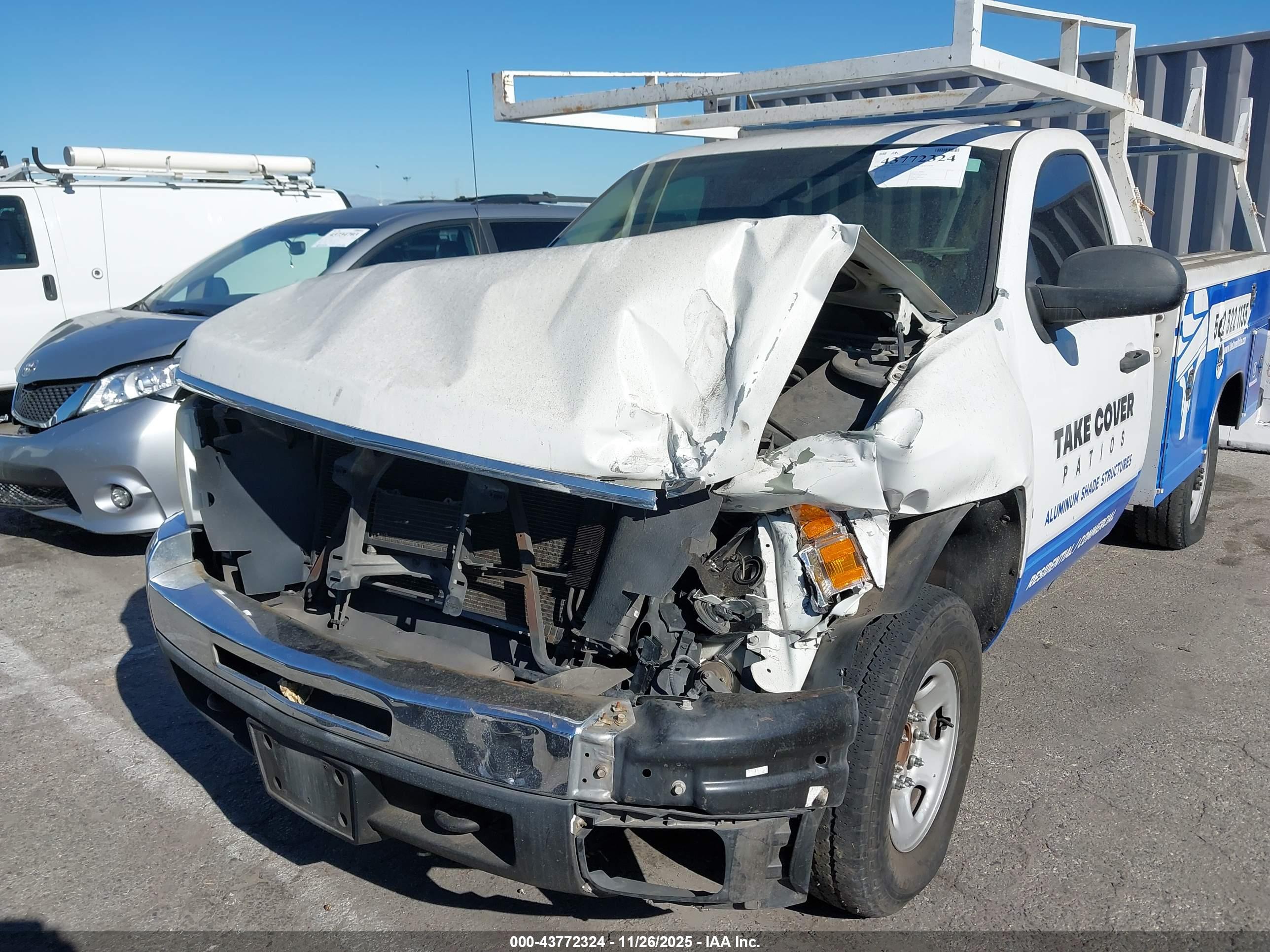 CHEVROLET SILVERADO image 6