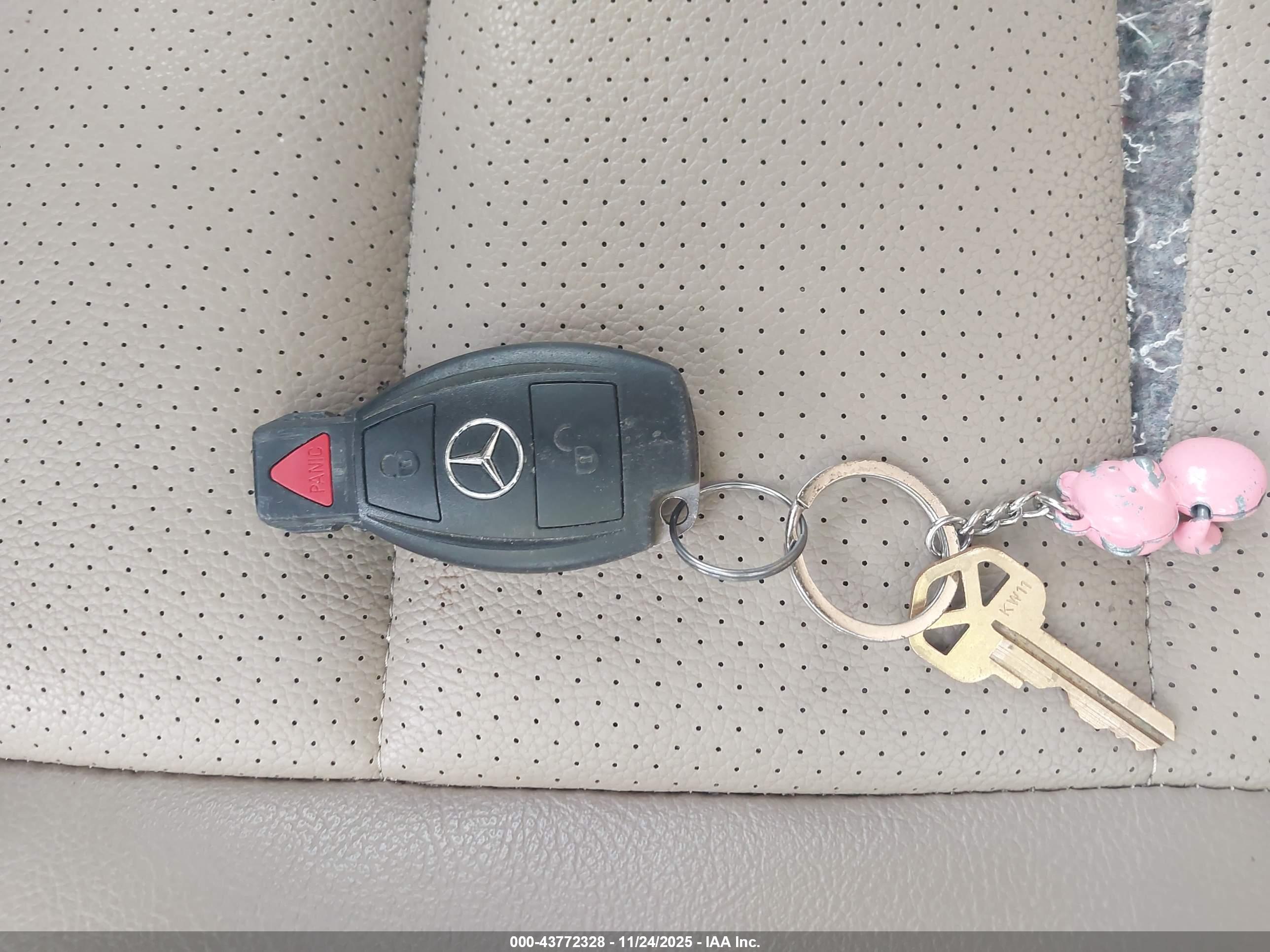 MERCEDES-BENZ C image 11