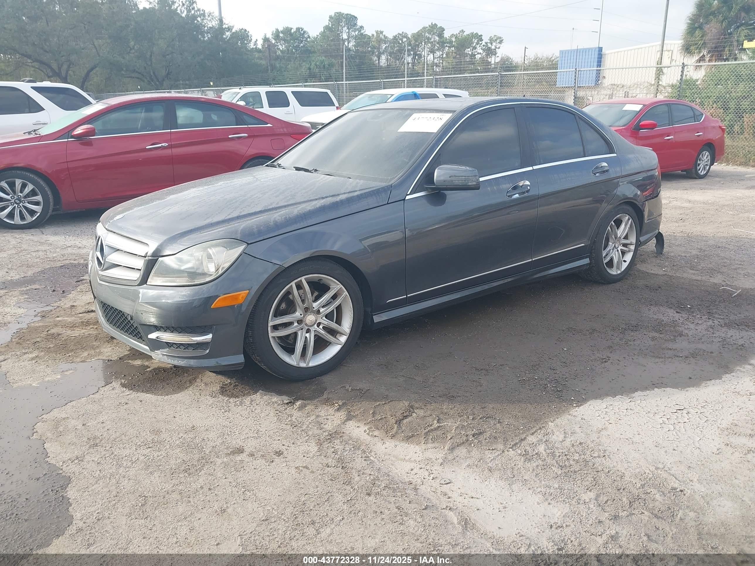 MERCEDES-BENZ C image 2