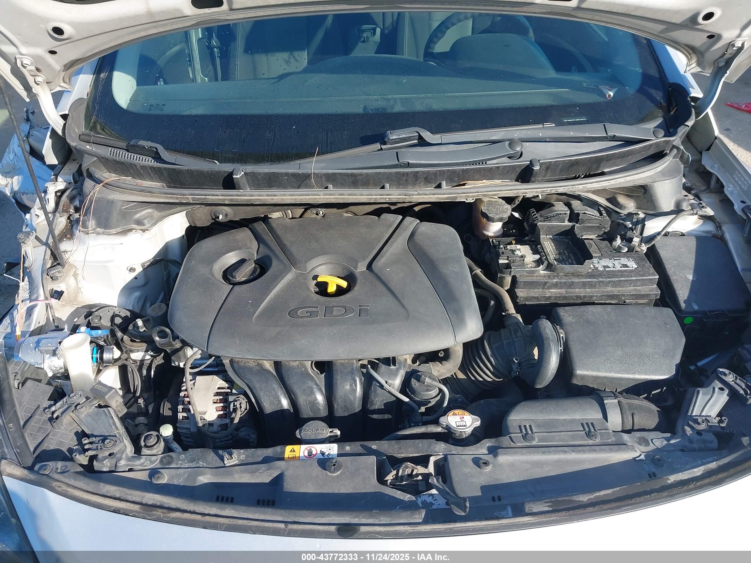 HYUNDAI ELANTRA image 10
