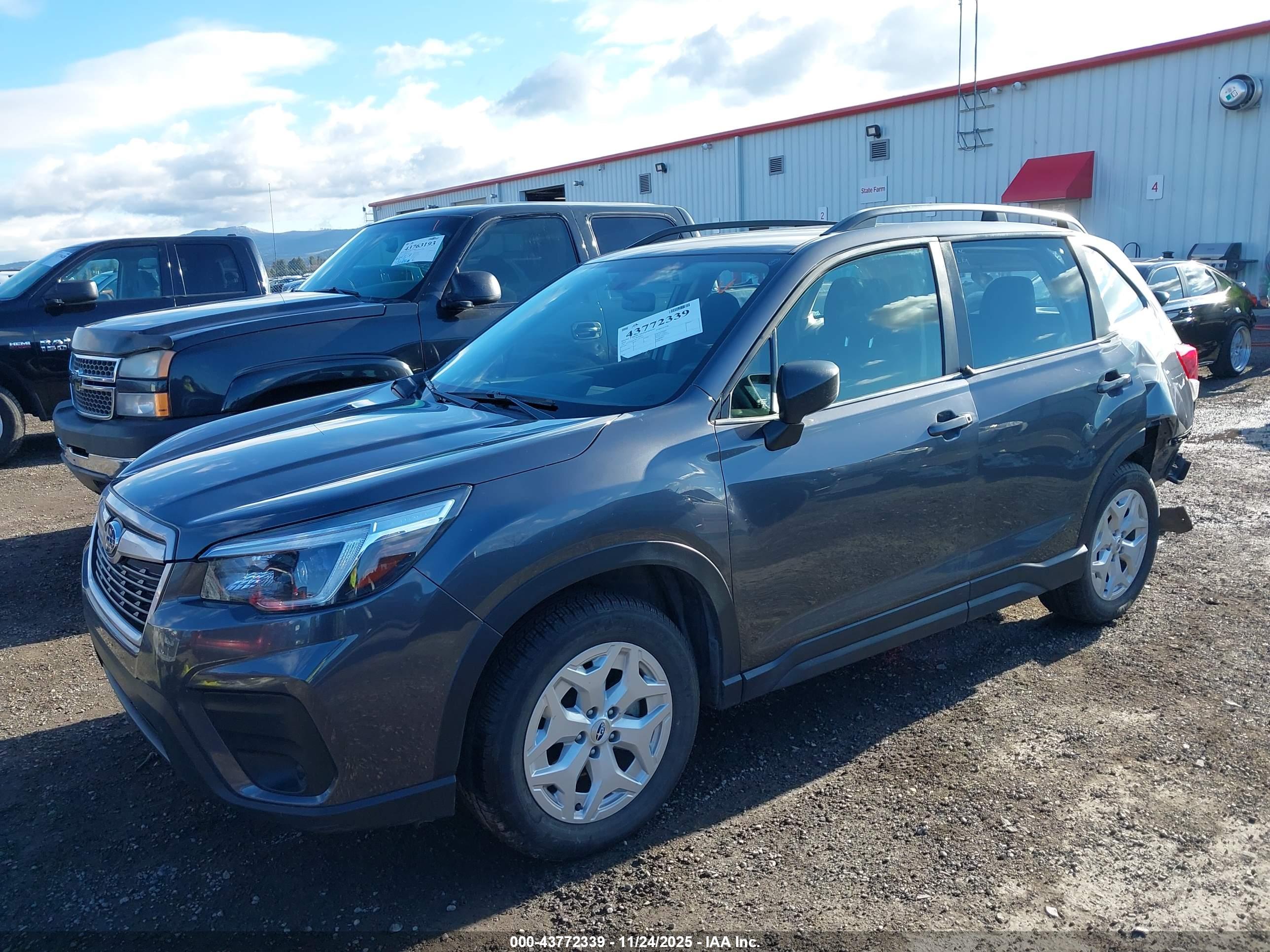 SUBARU FORESTER image 2