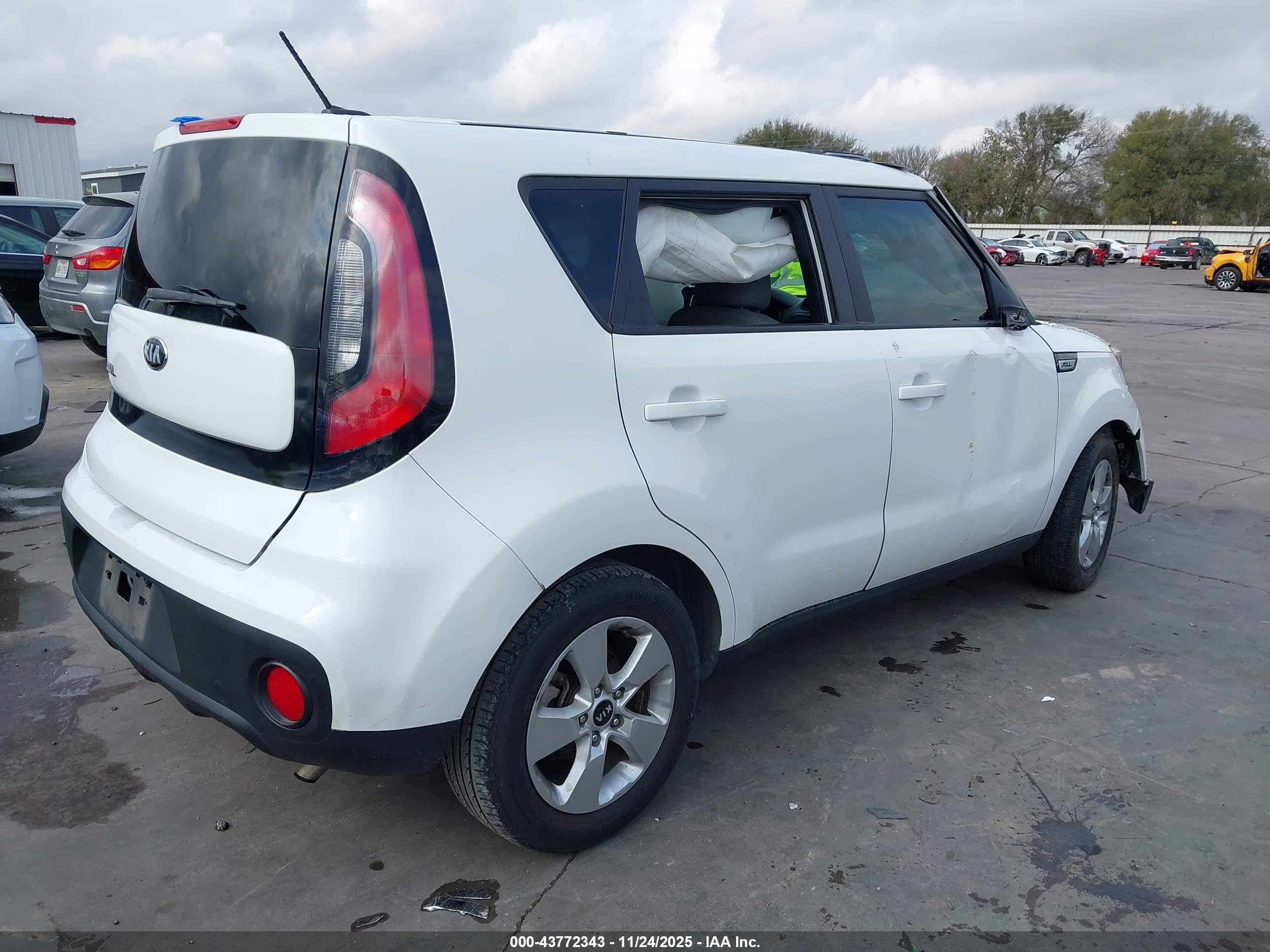 KIA SOUL image 4
