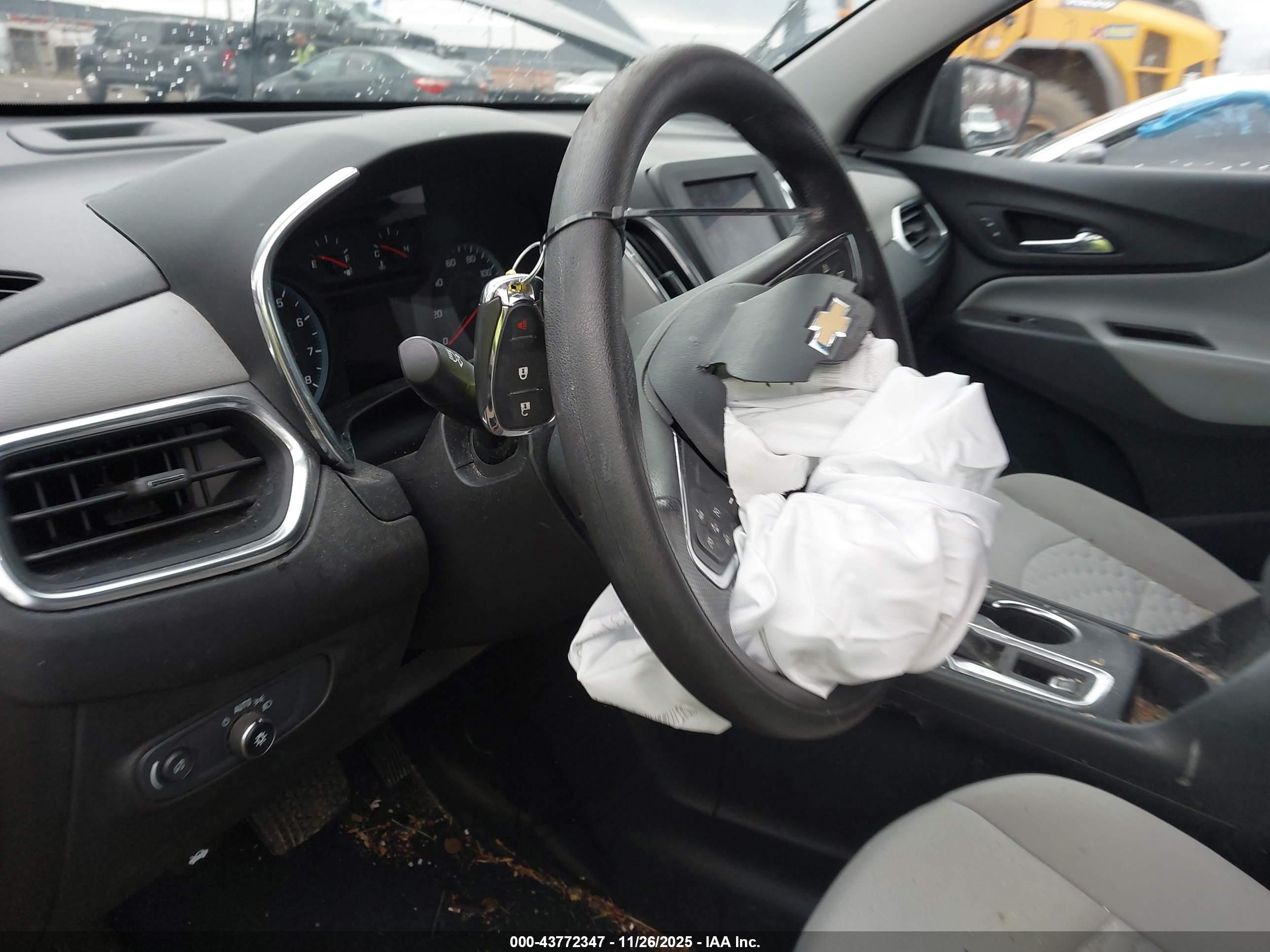 CHEVROLET EQUINOX image 11