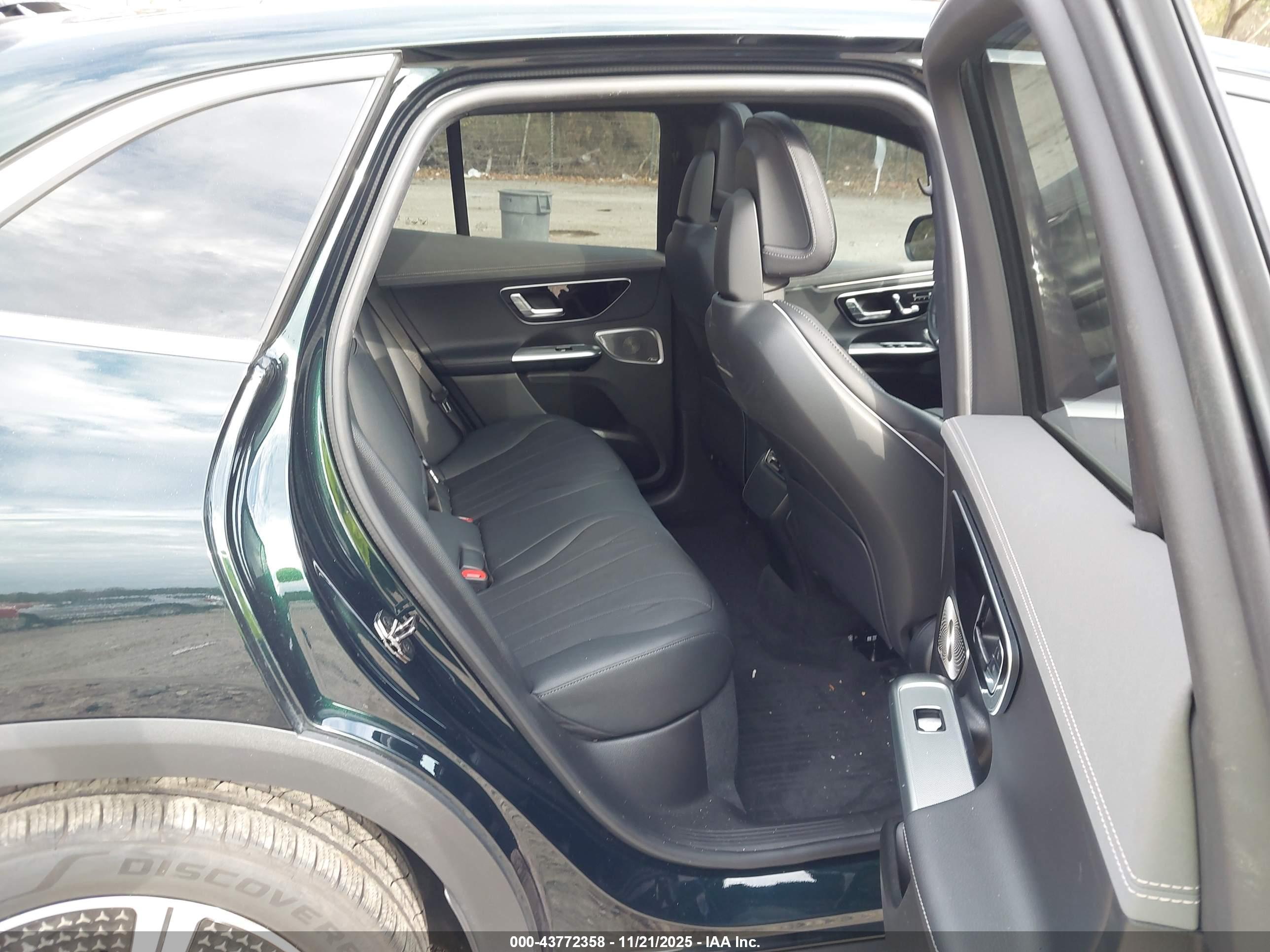MERCEDES-BENZ EQE image 8