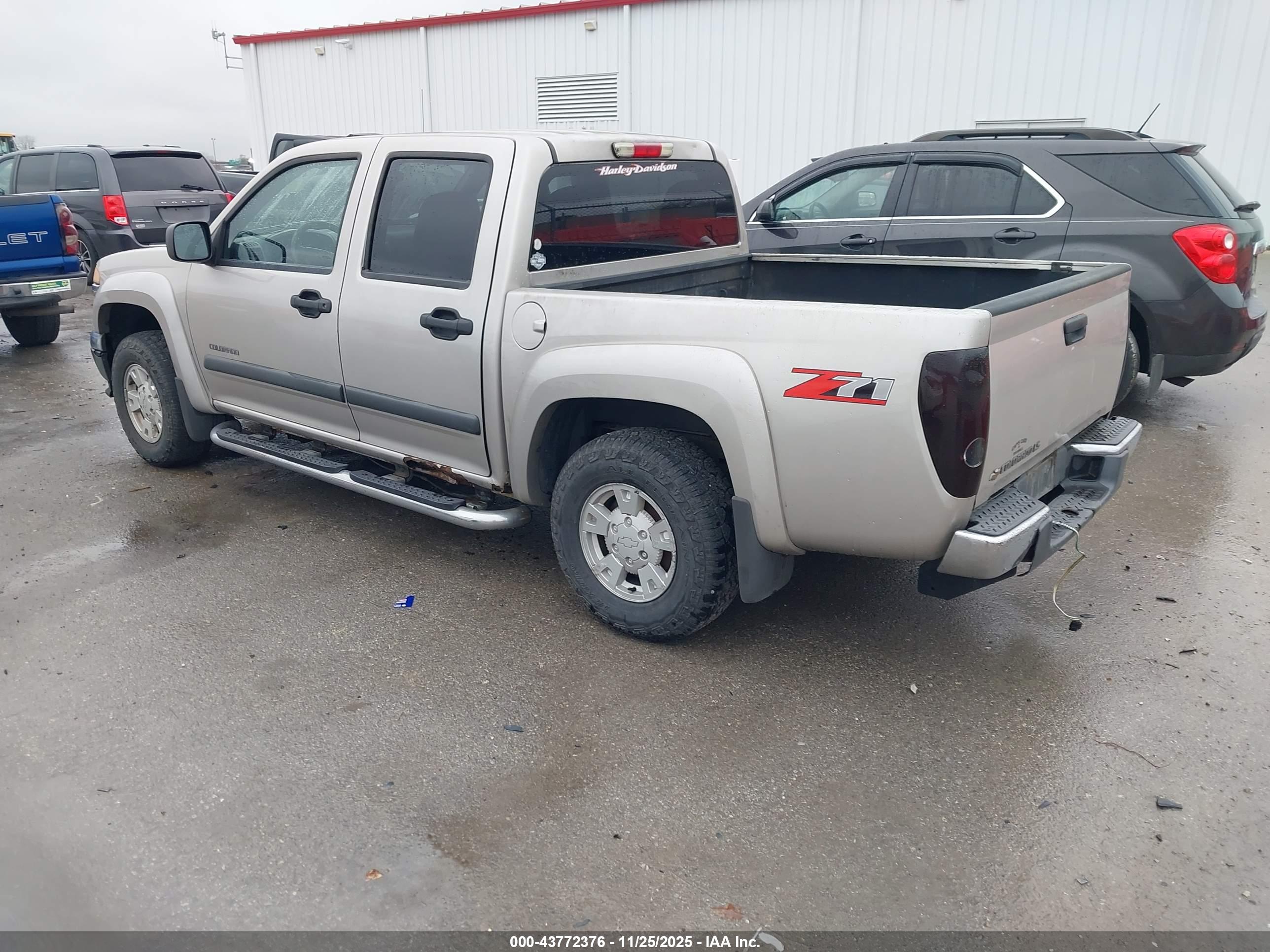 CHEVROLET COLORADO image 3