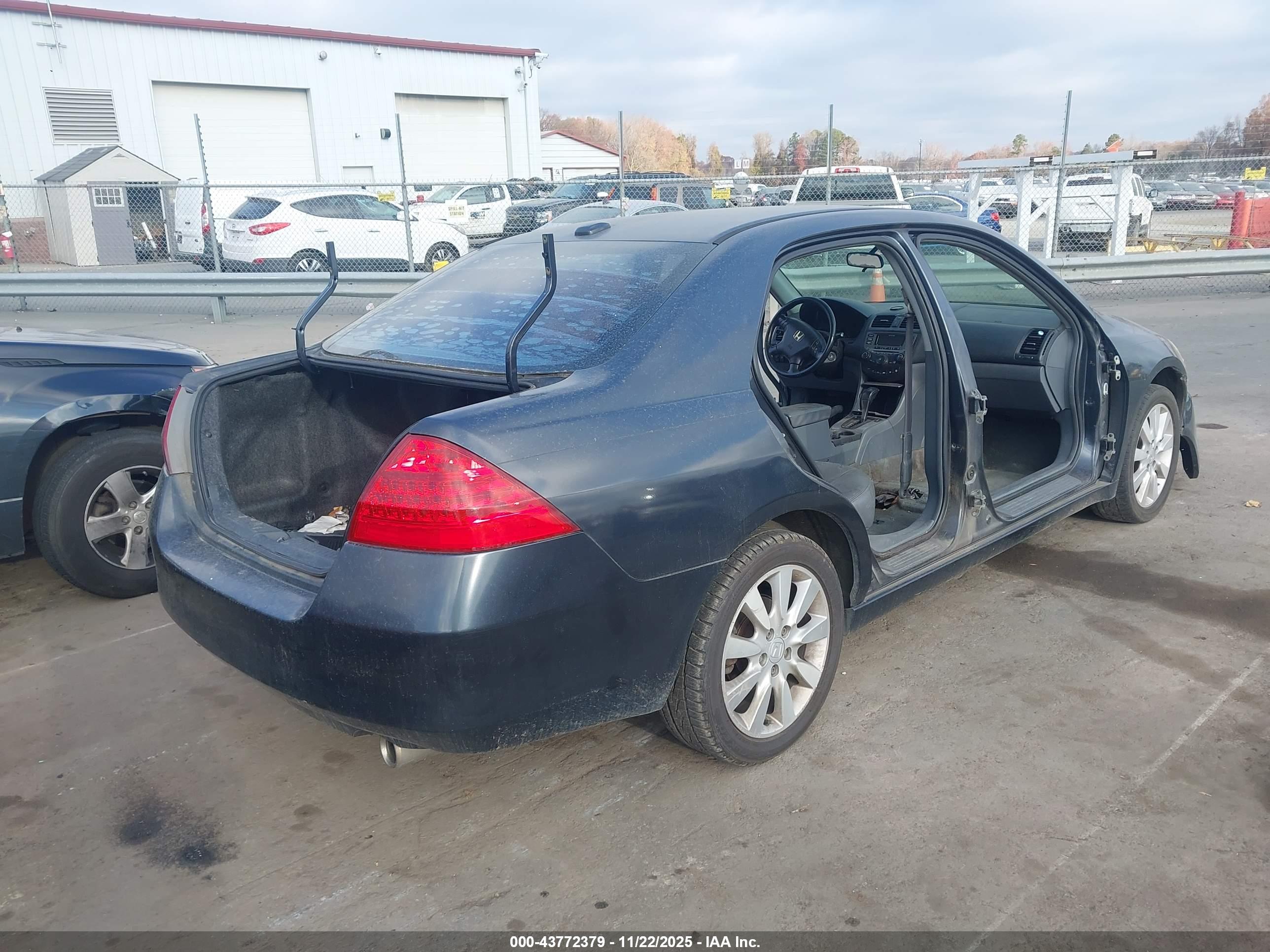 HONDA ACCORD image 4
