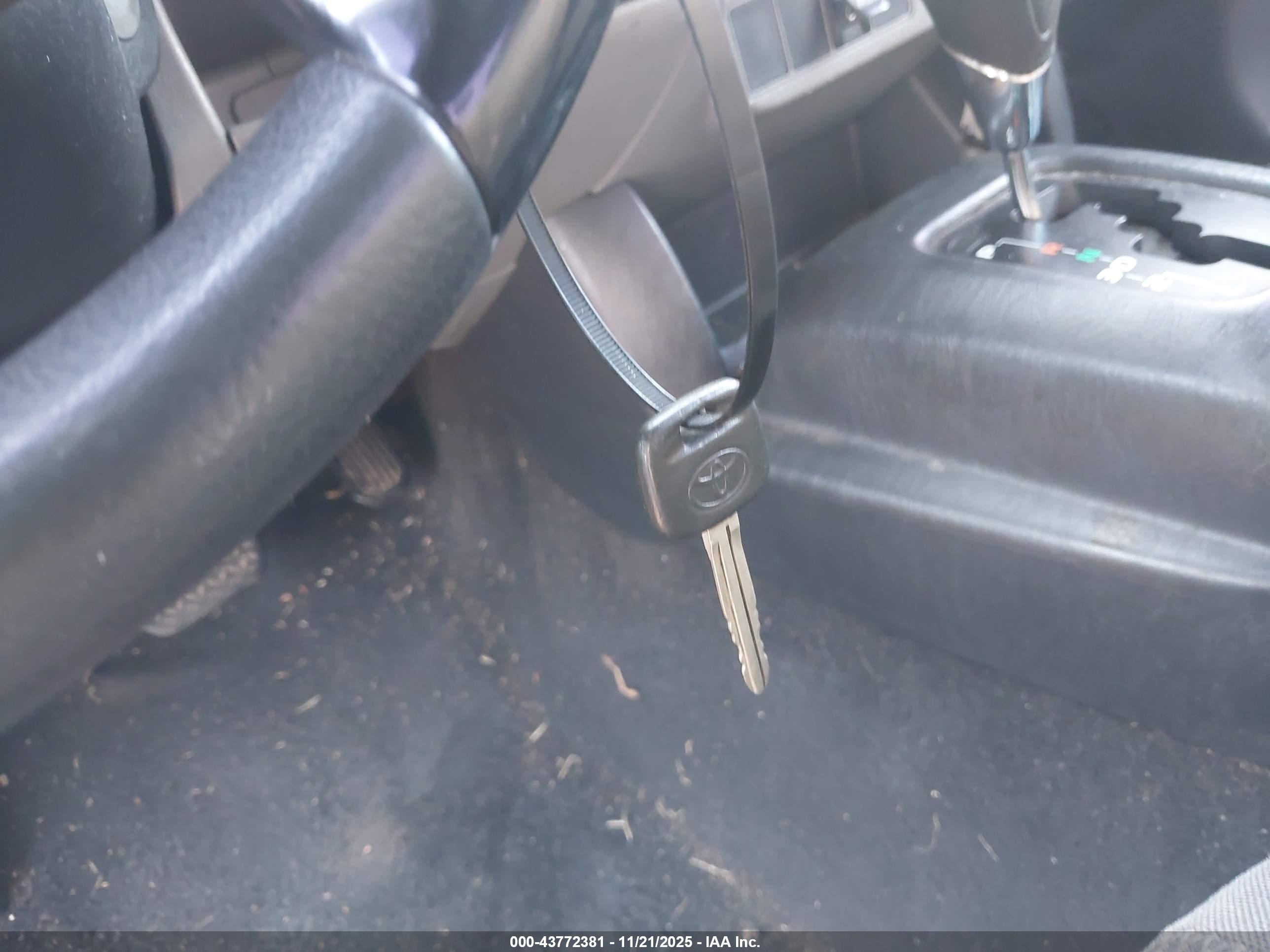 TOYOTA TACOMA image 11