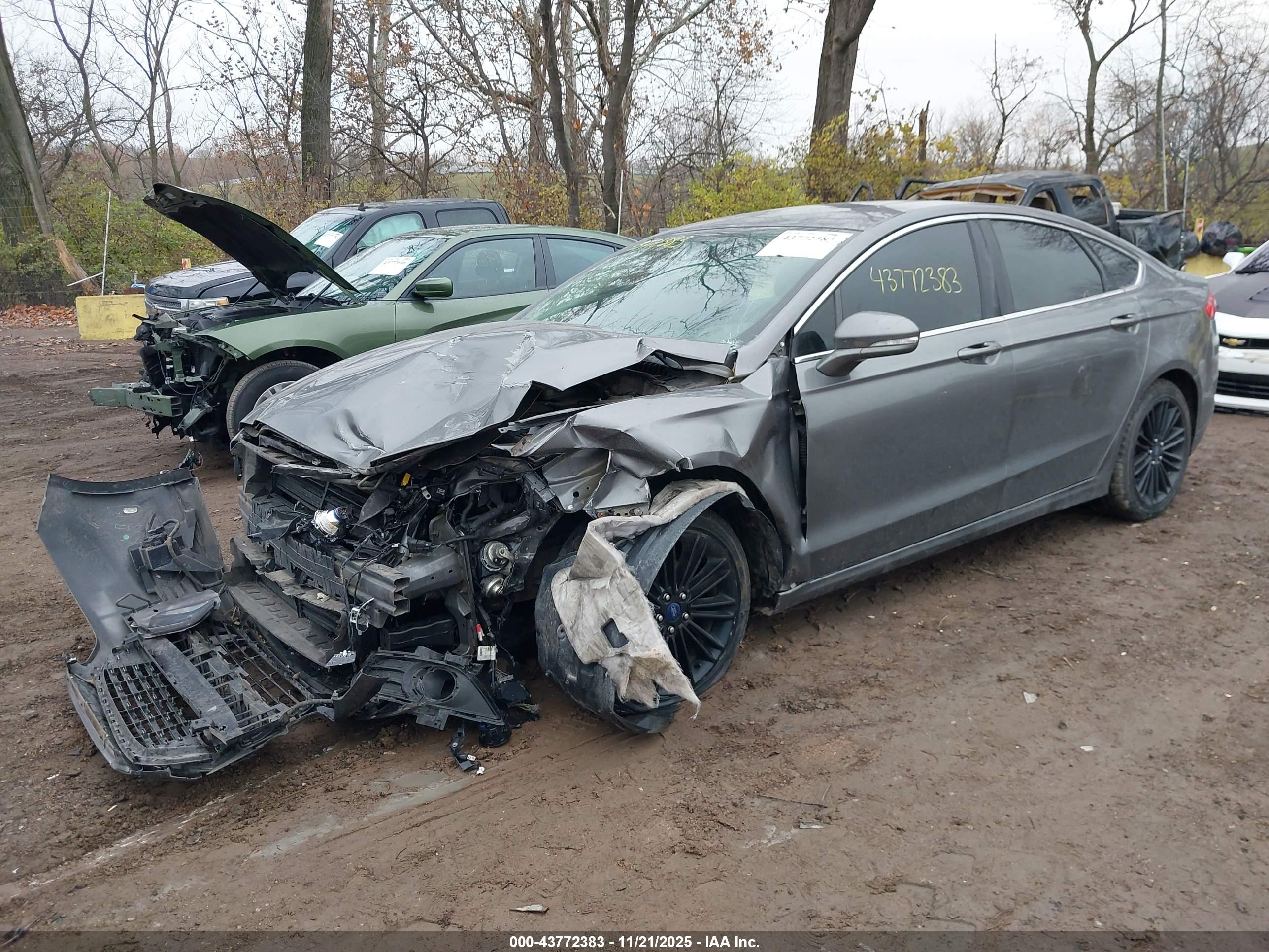 FORD FUSION image 6