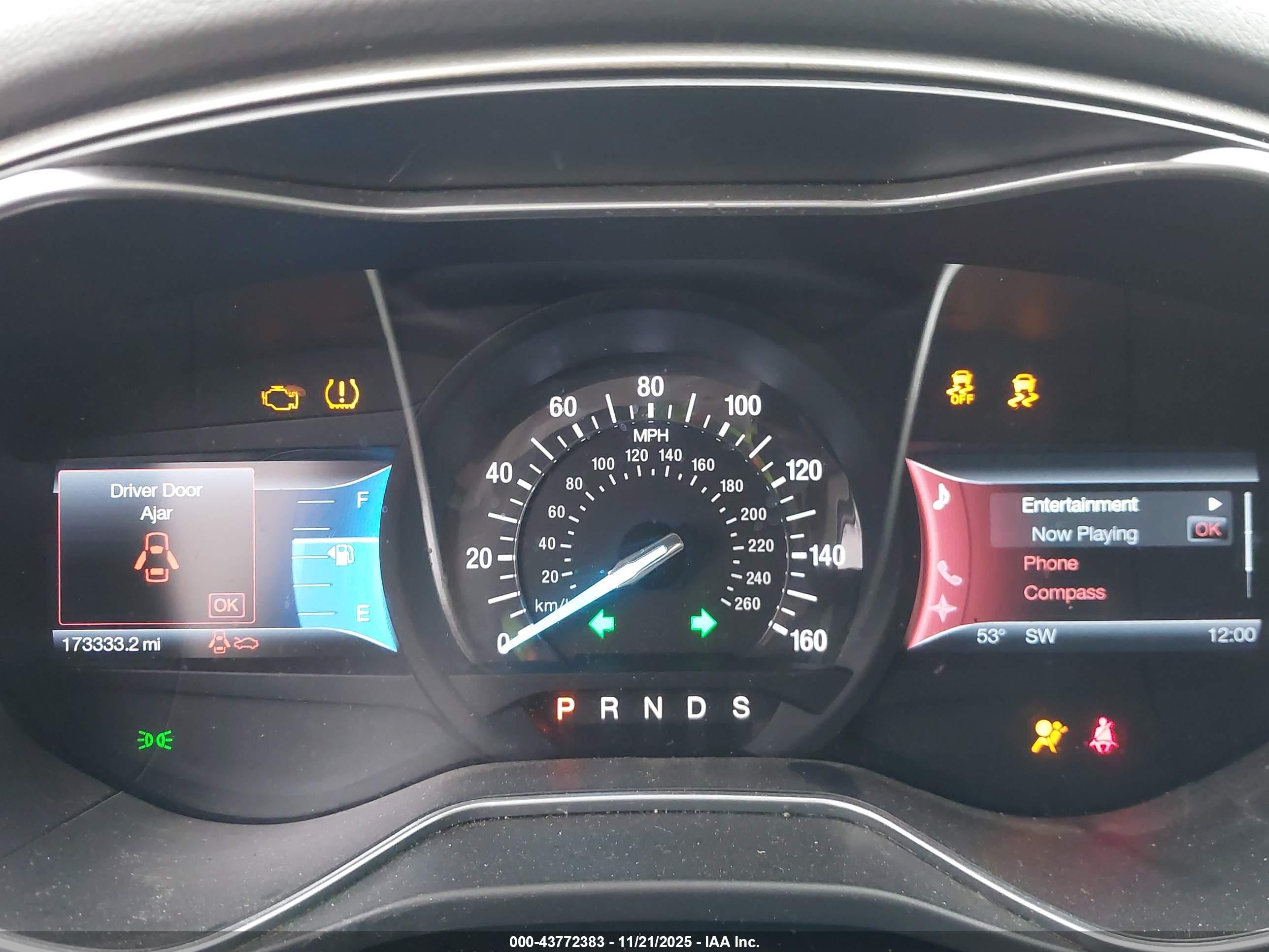 FORD FUSION image 7
