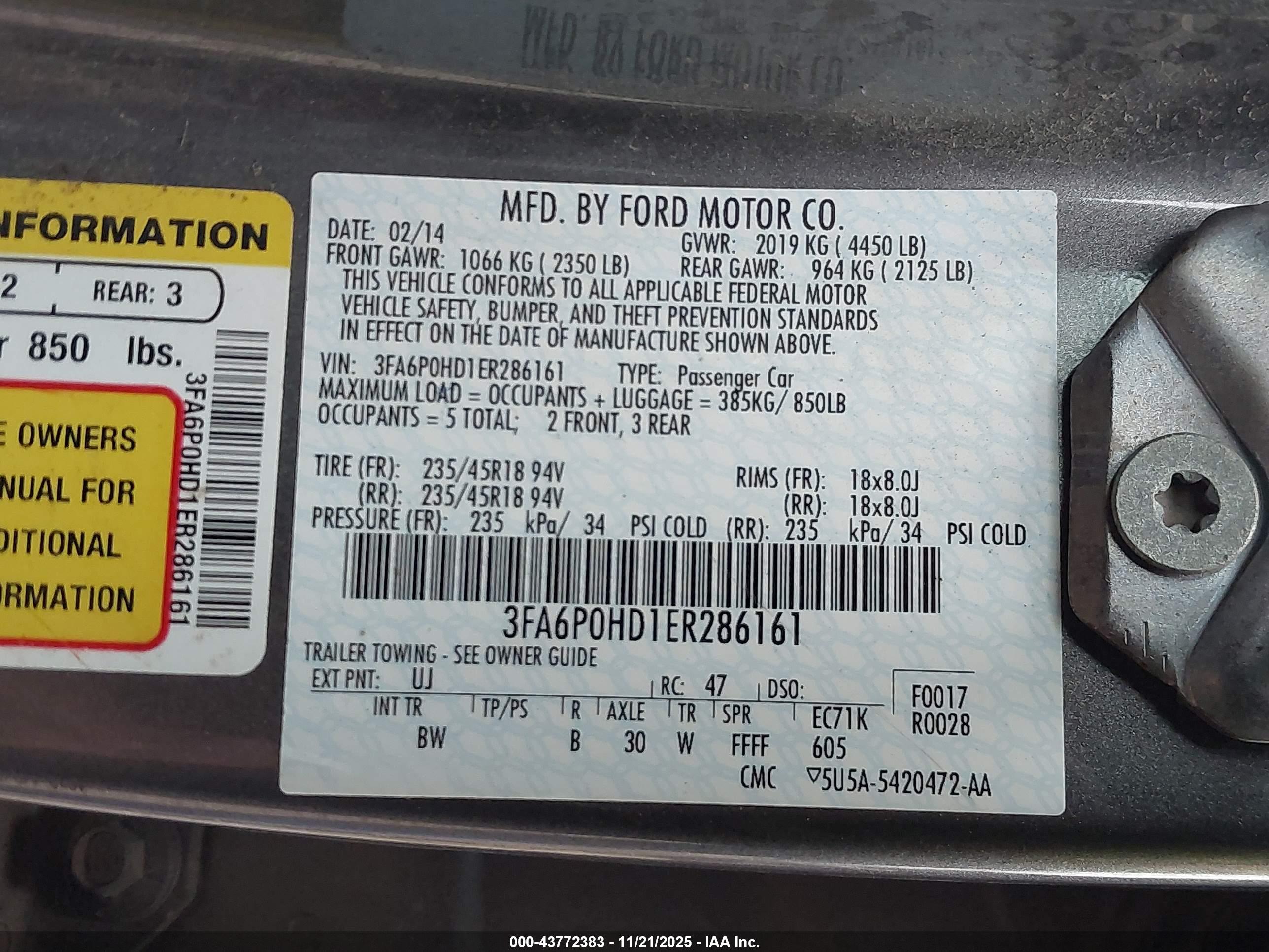 FORD FUSION image 9