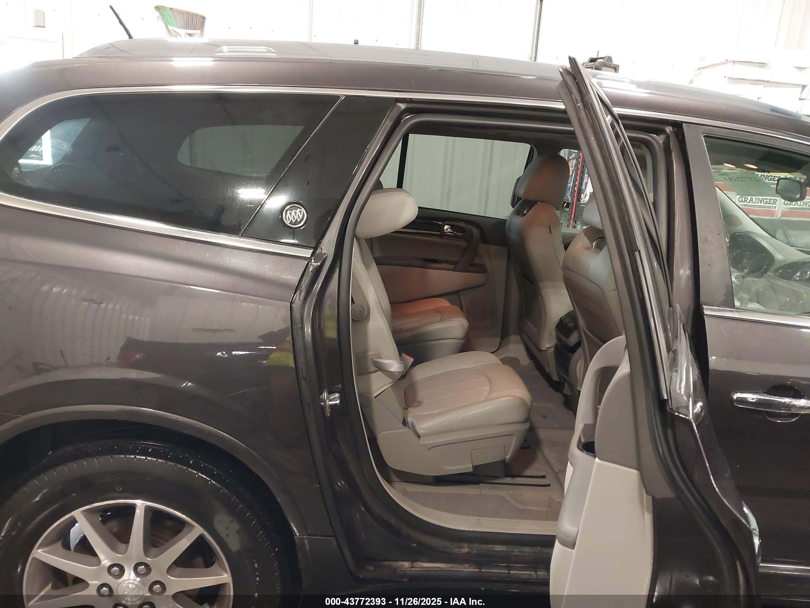 BUICK ENCLAVE image 8