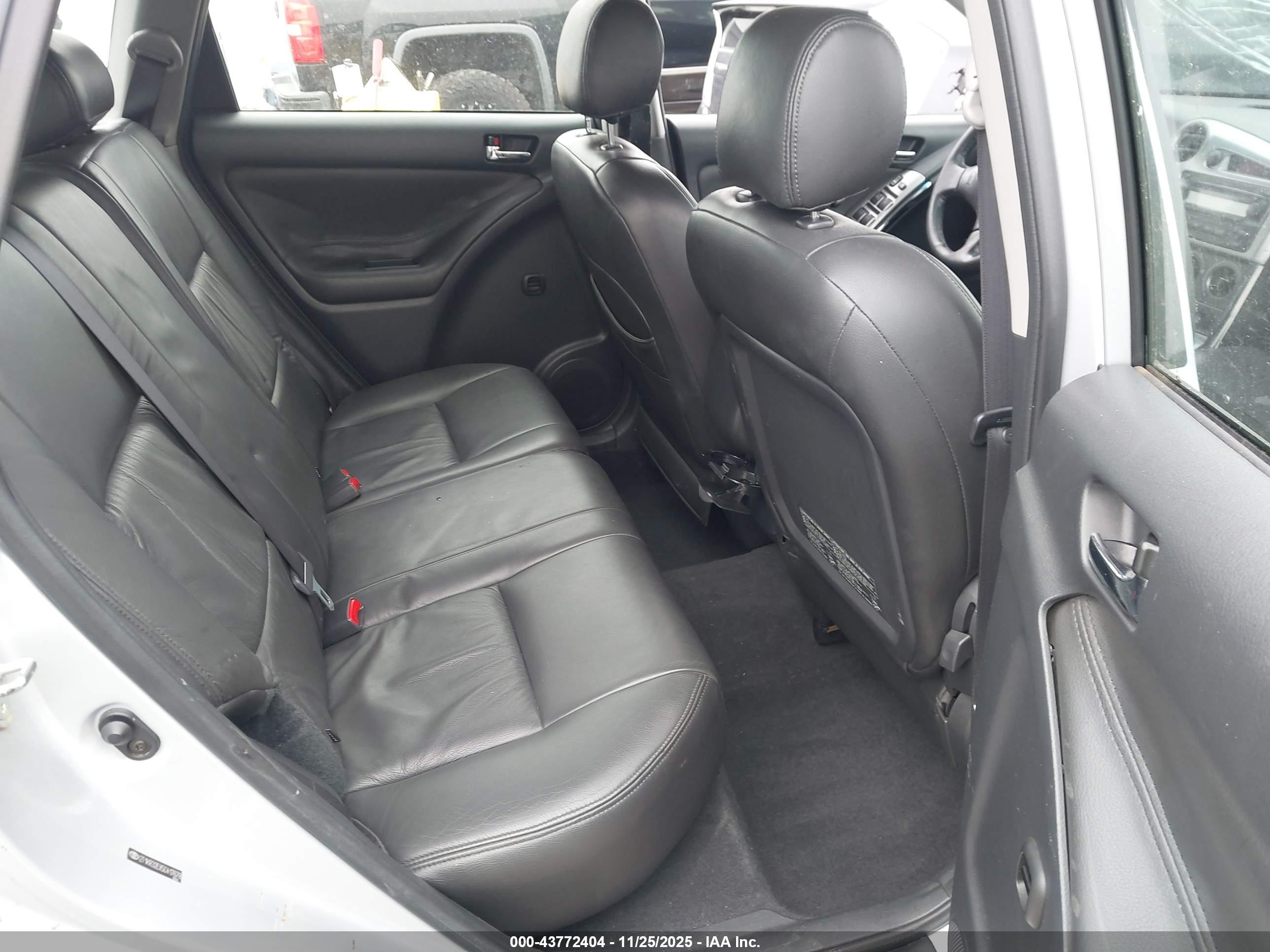 TOYOTA MATRIX image 8