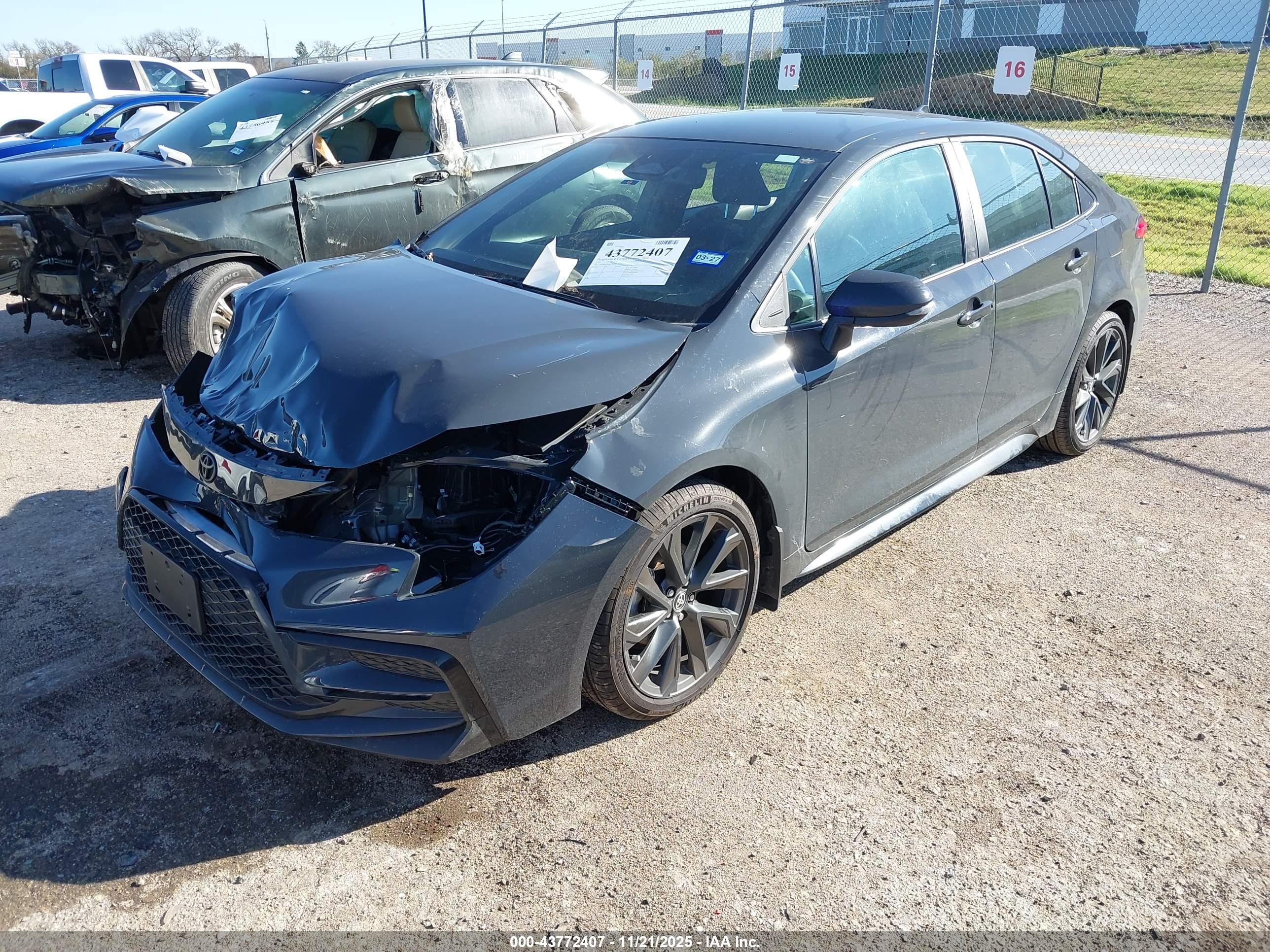 TOYOTA COROLLA image 2