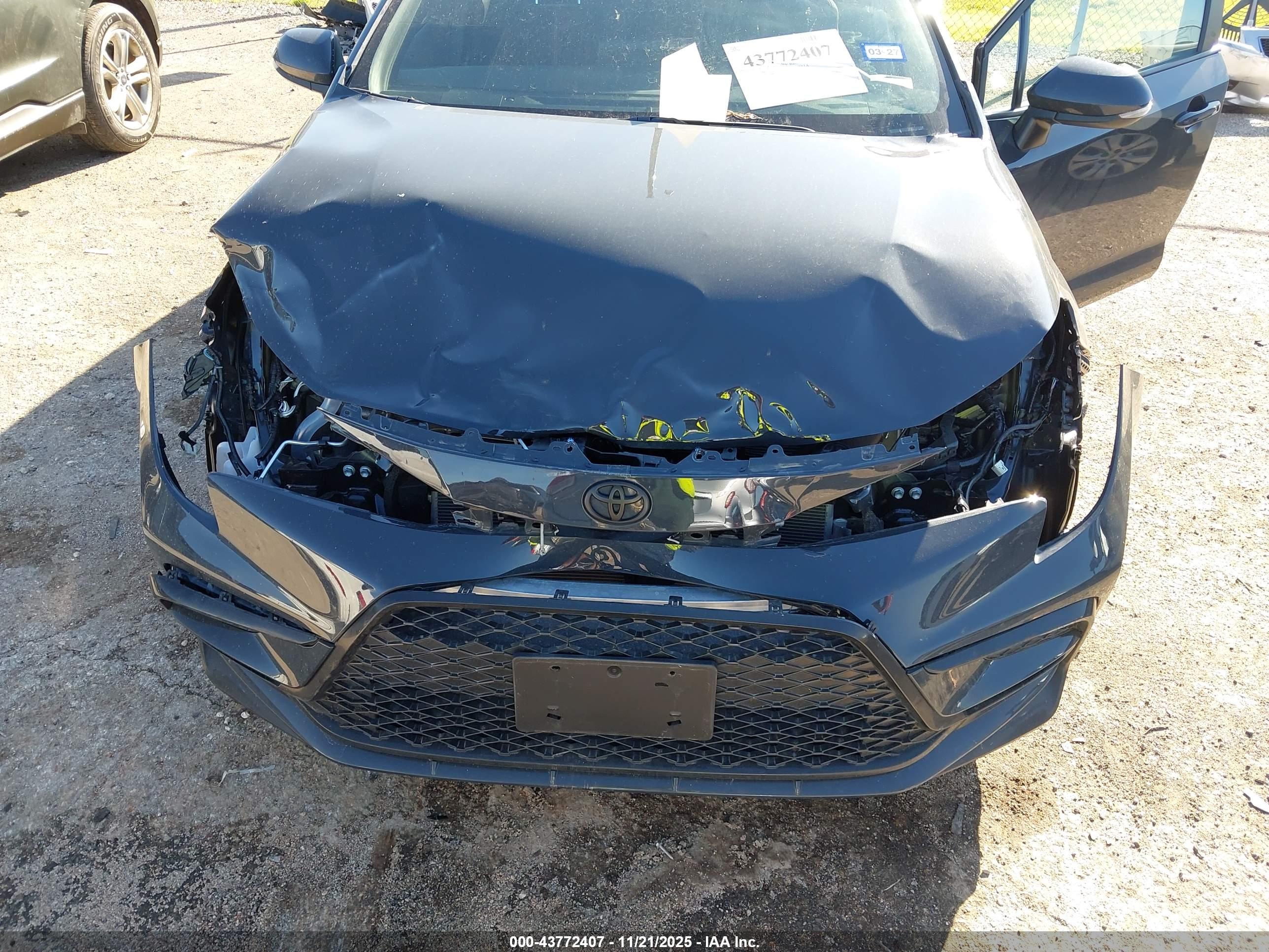TOYOTA COROLLA image 6