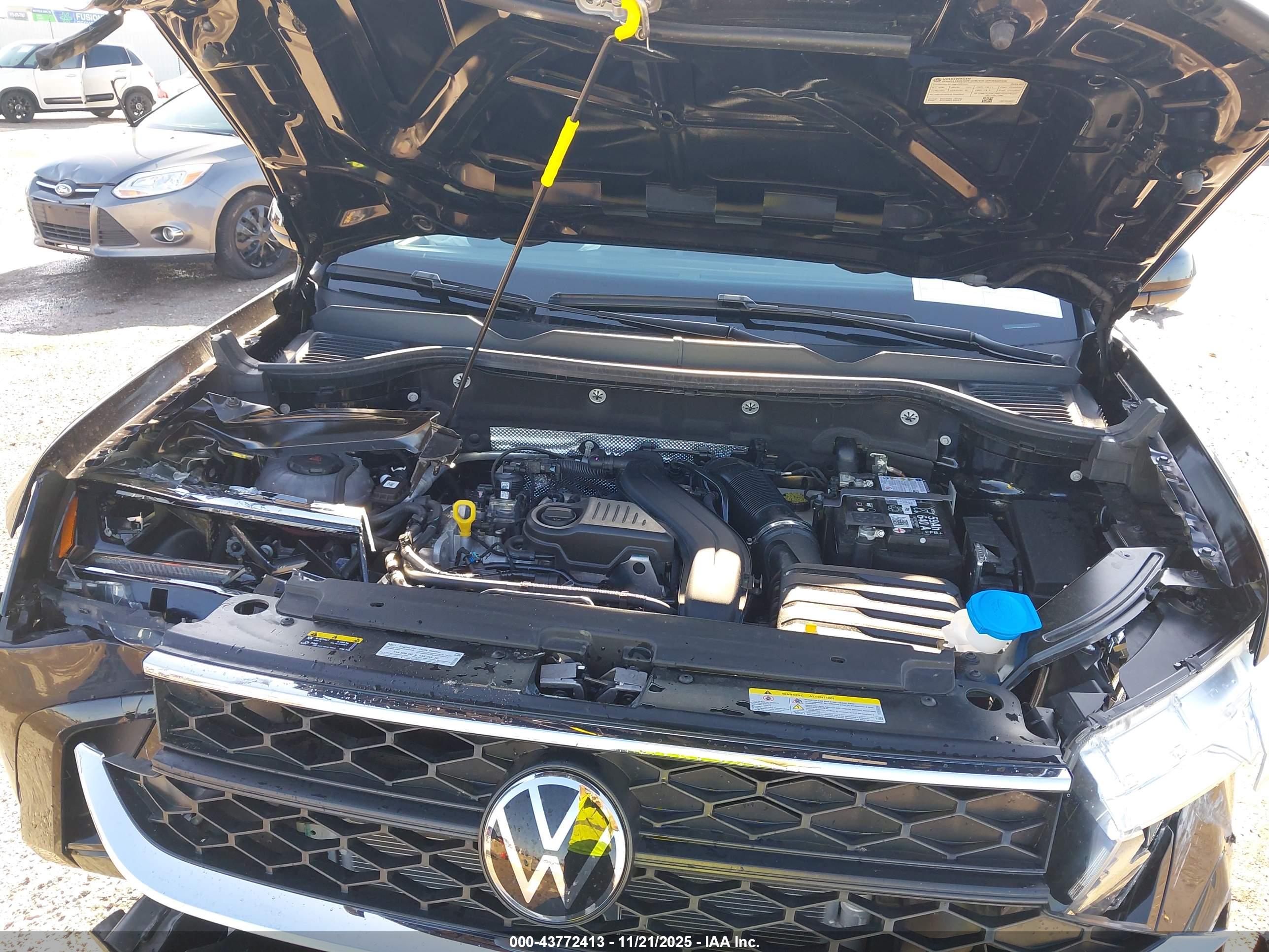 VOLKSWAGEN TAOS image 10
