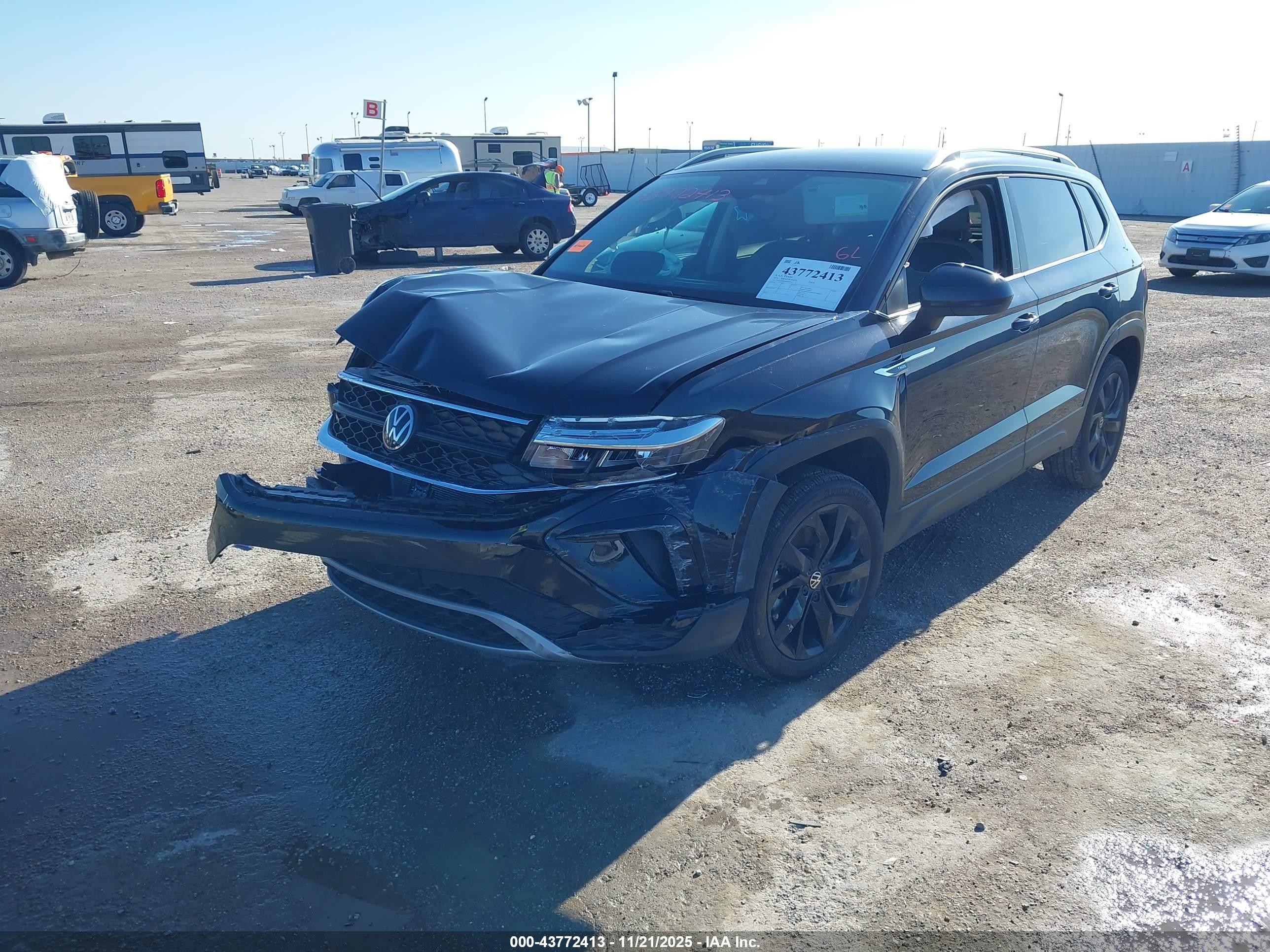 VOLKSWAGEN TAOS image 2