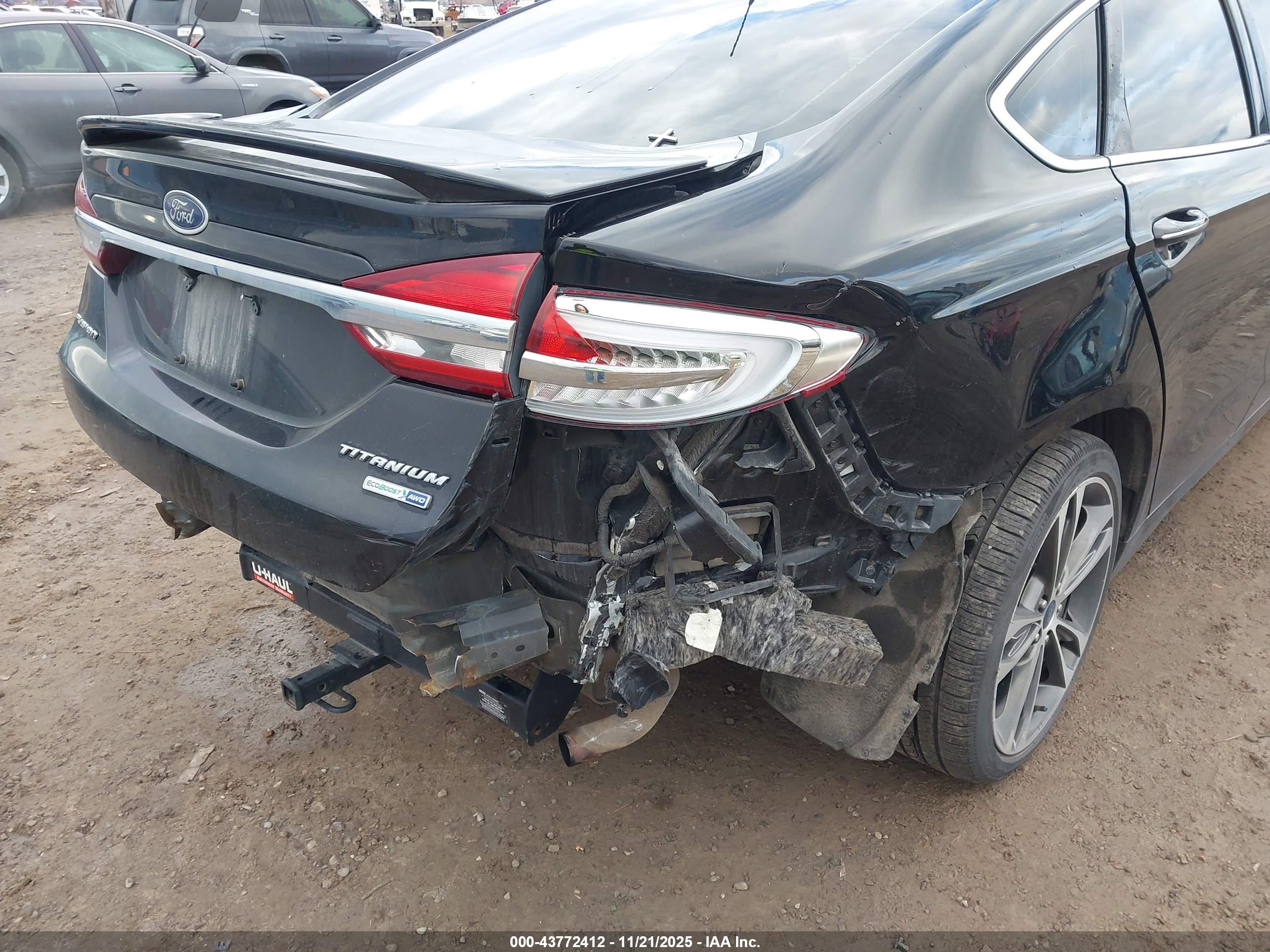 FORD FUSION image 6