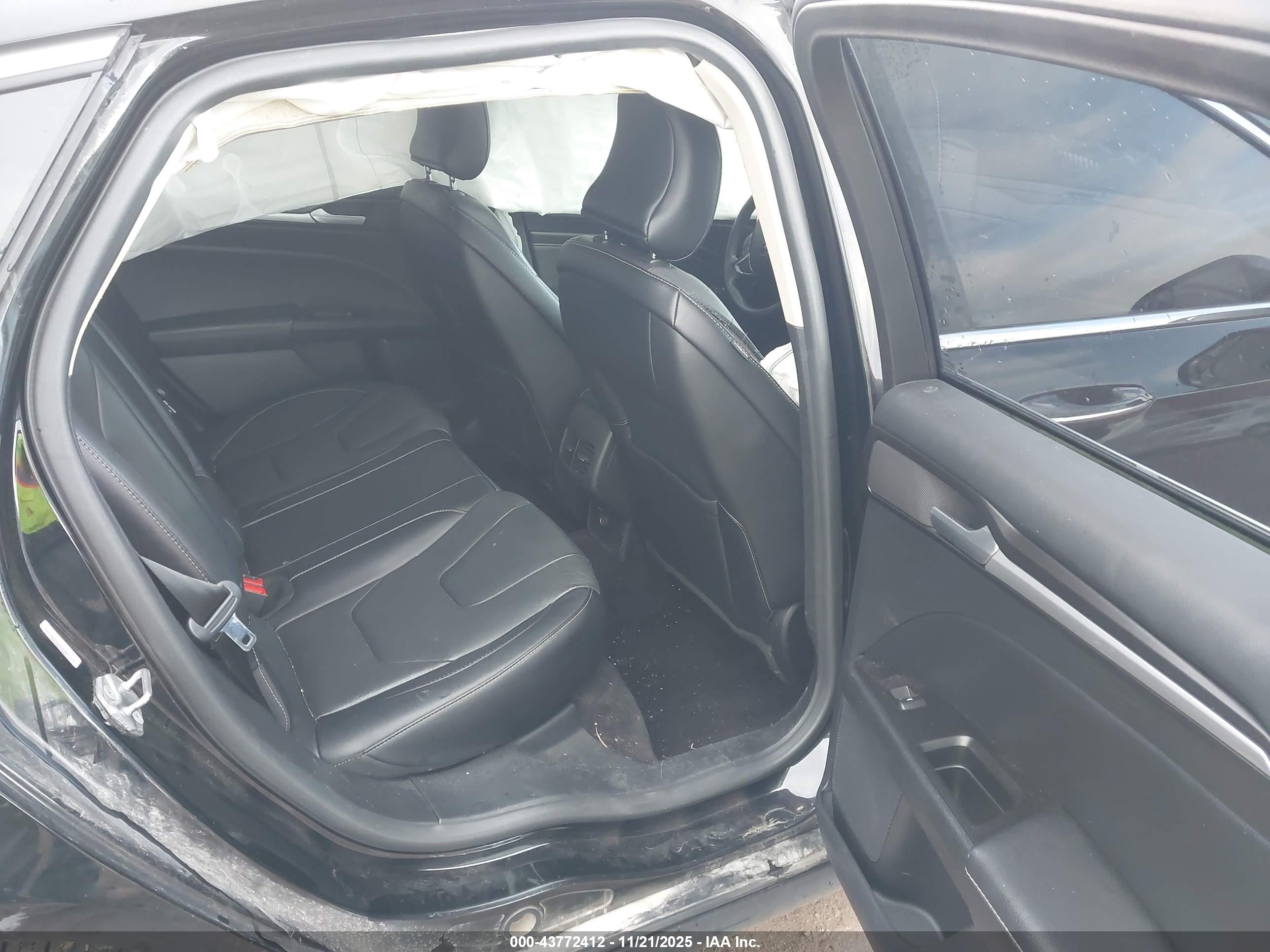 FORD FUSION image 8