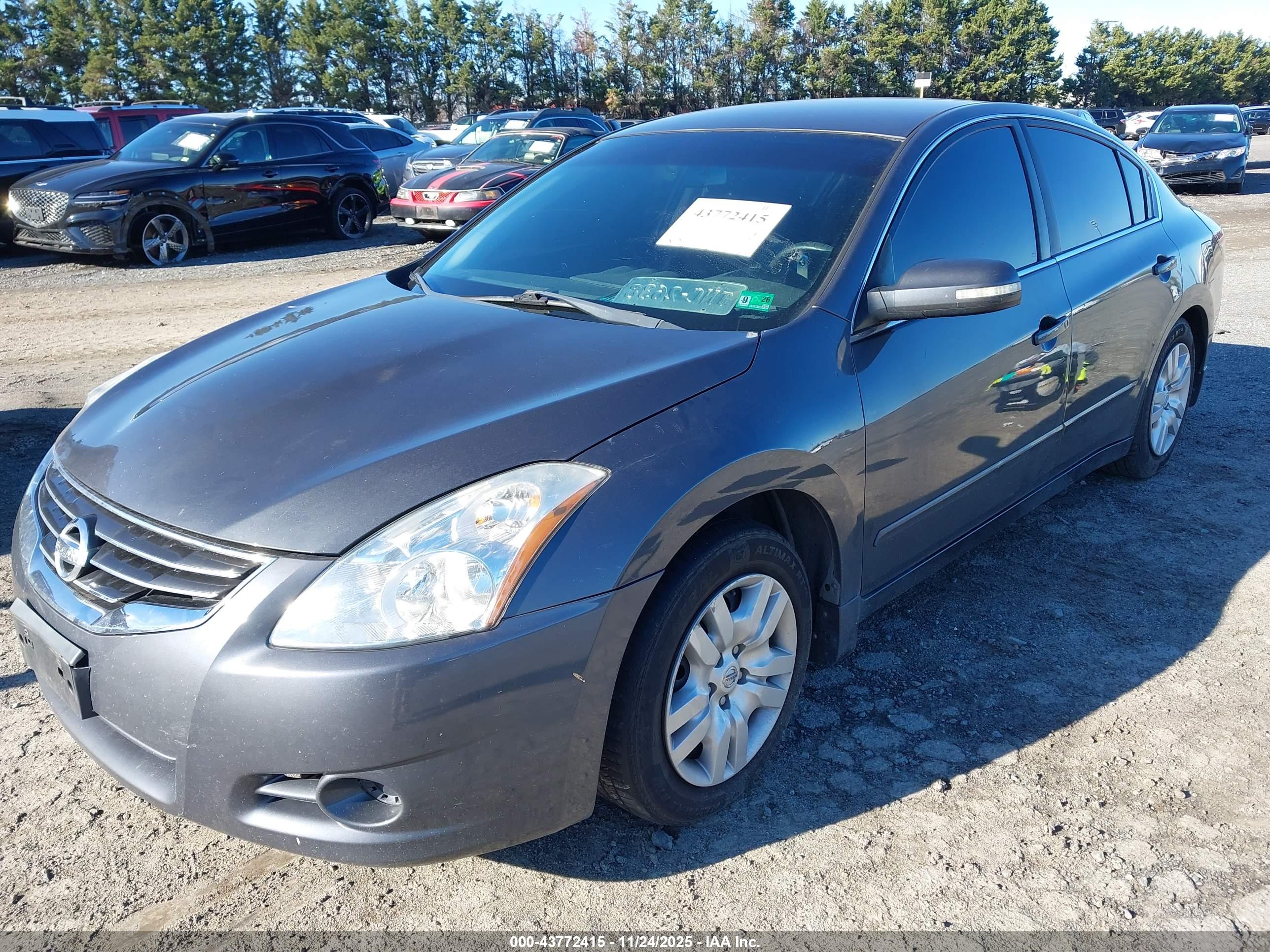 NISSAN ALTIMA image 2