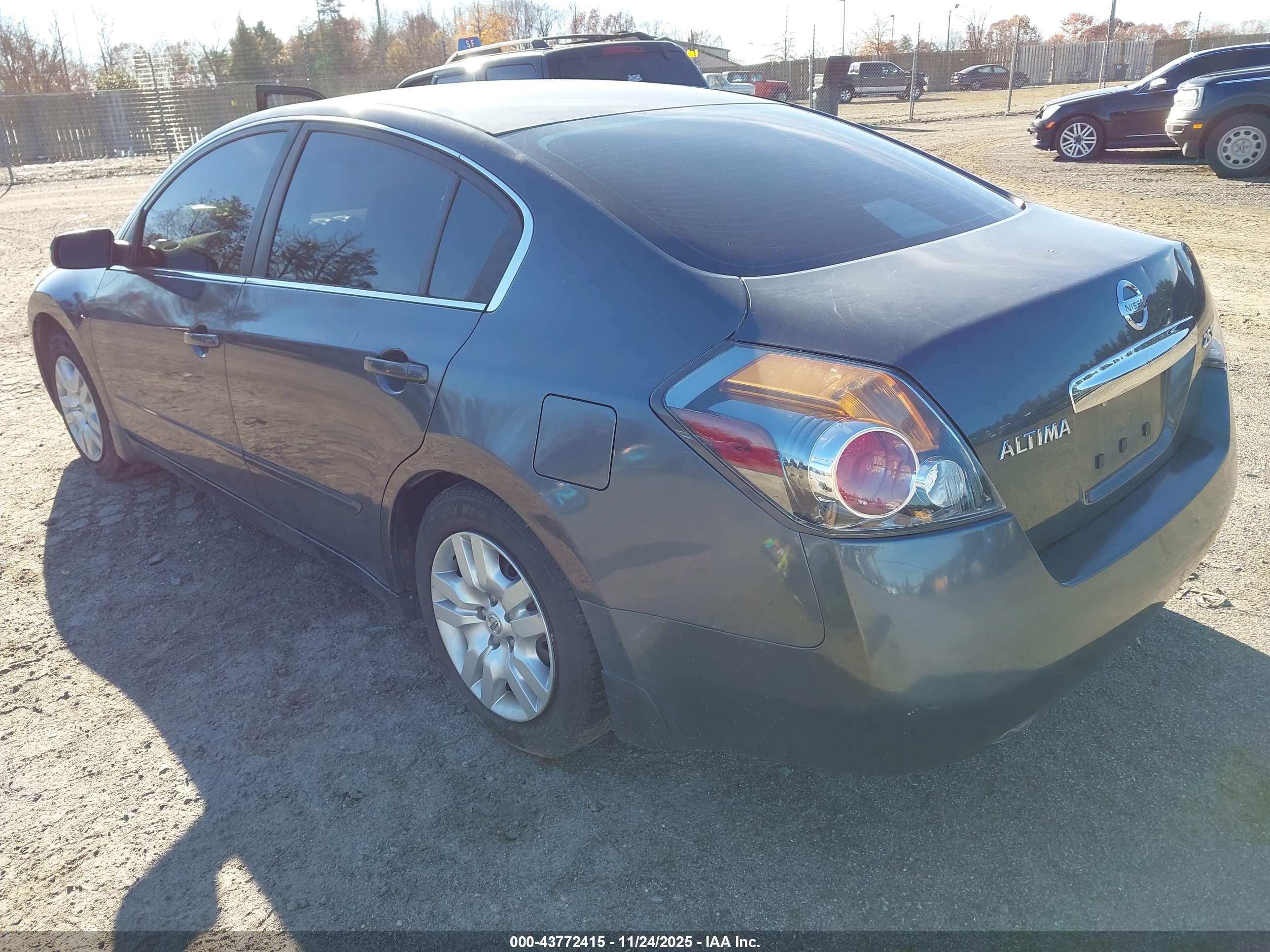 NISSAN ALTIMA image 3