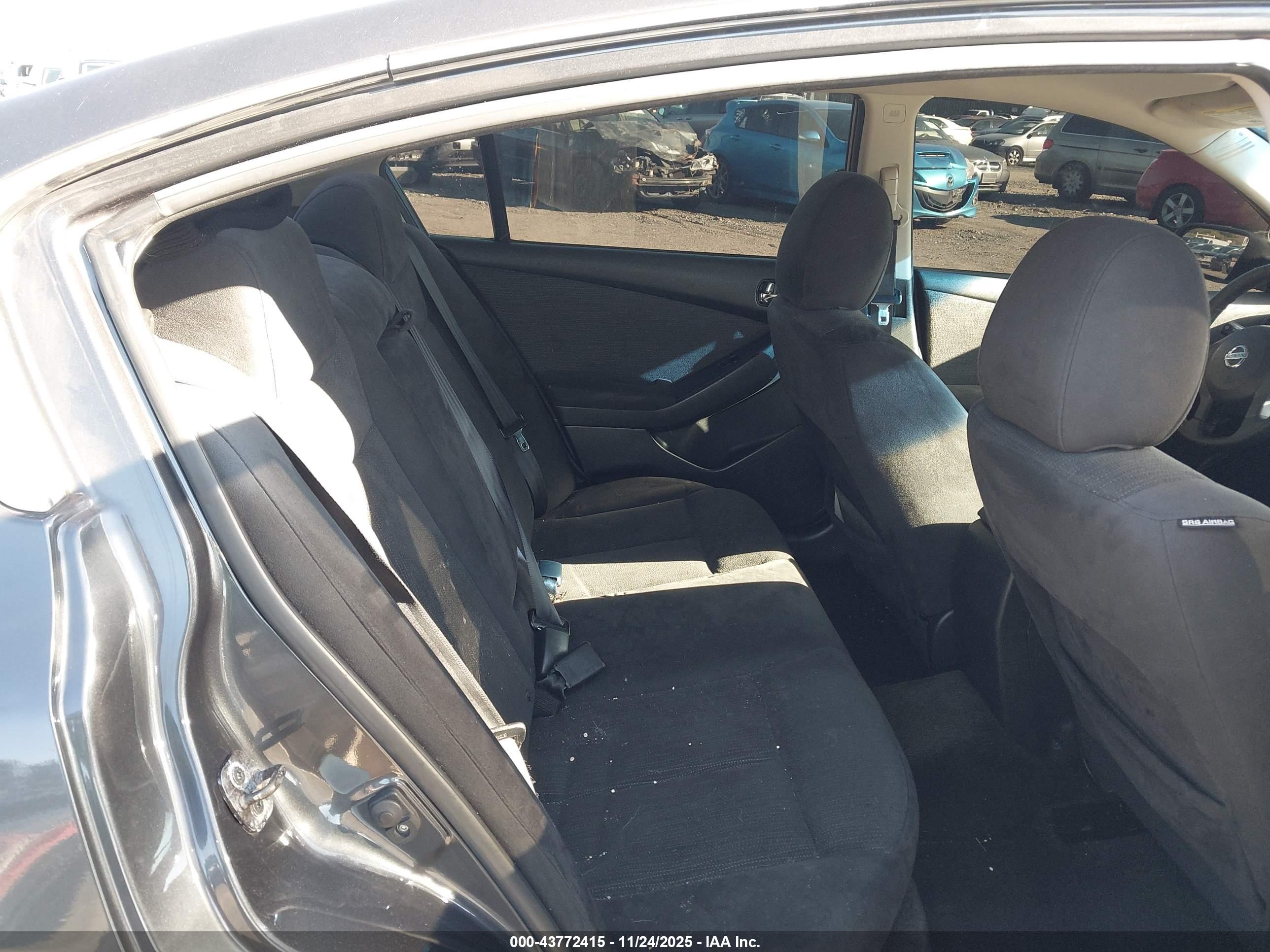 NISSAN ALTIMA image 8