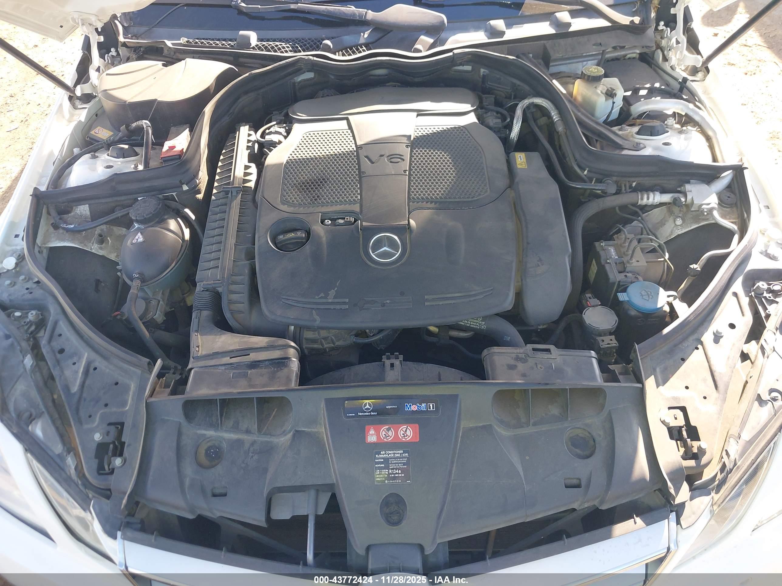 MERCEDES-BENZ E image 10