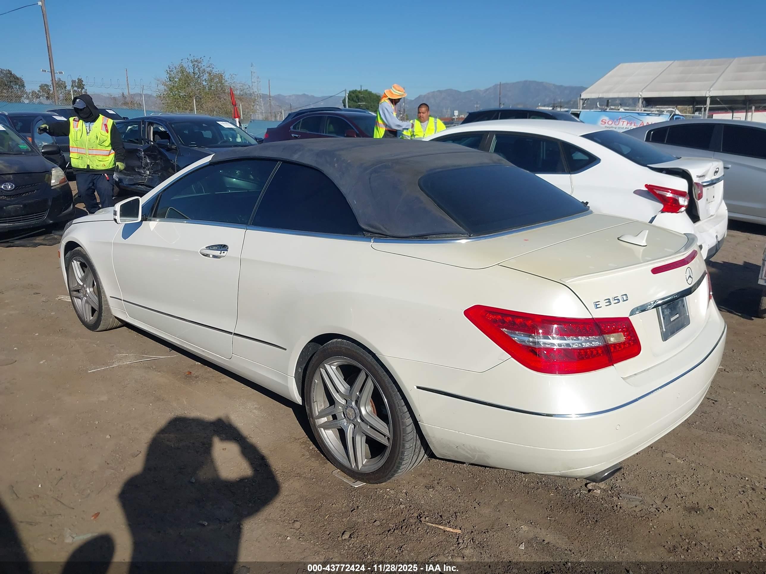 MERCEDES-BENZ E image 3