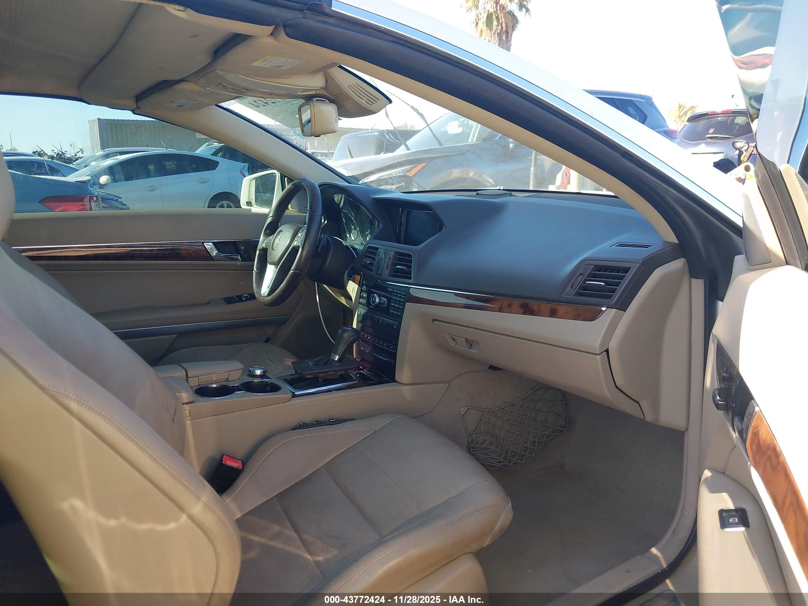MERCEDES-BENZ E image 5
