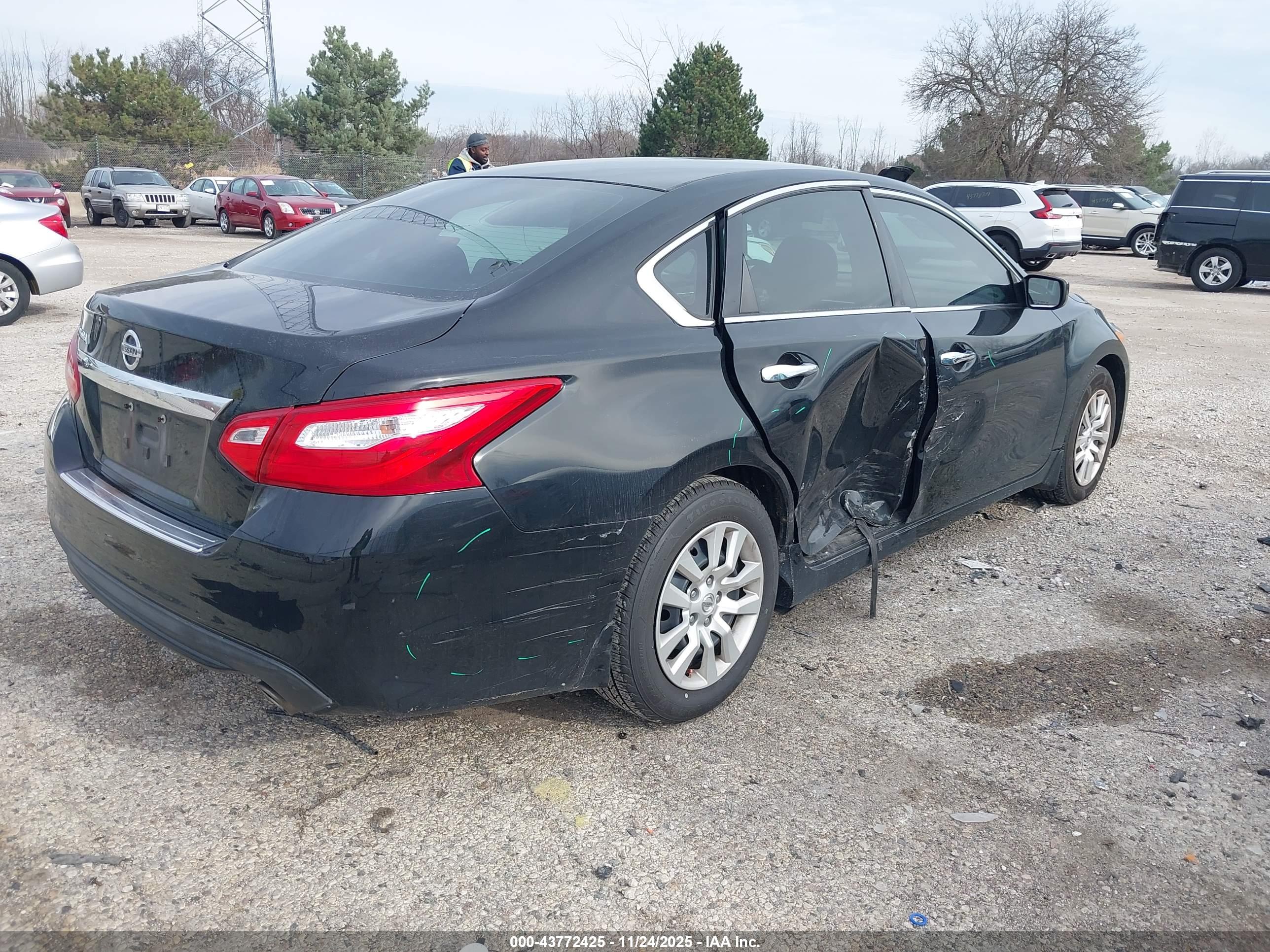 NISSAN ALTIMA image 4