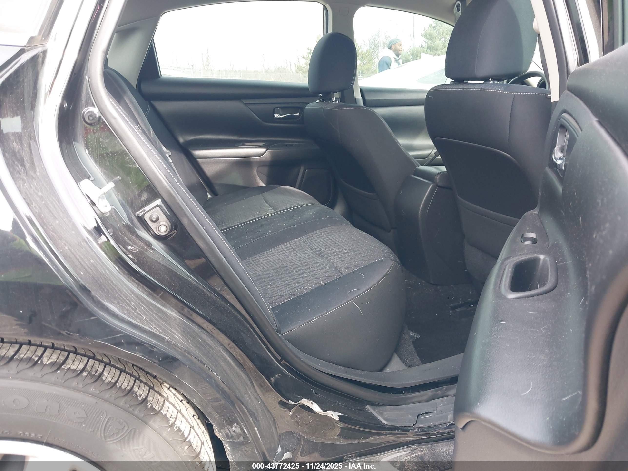 NISSAN ALTIMA image 8
