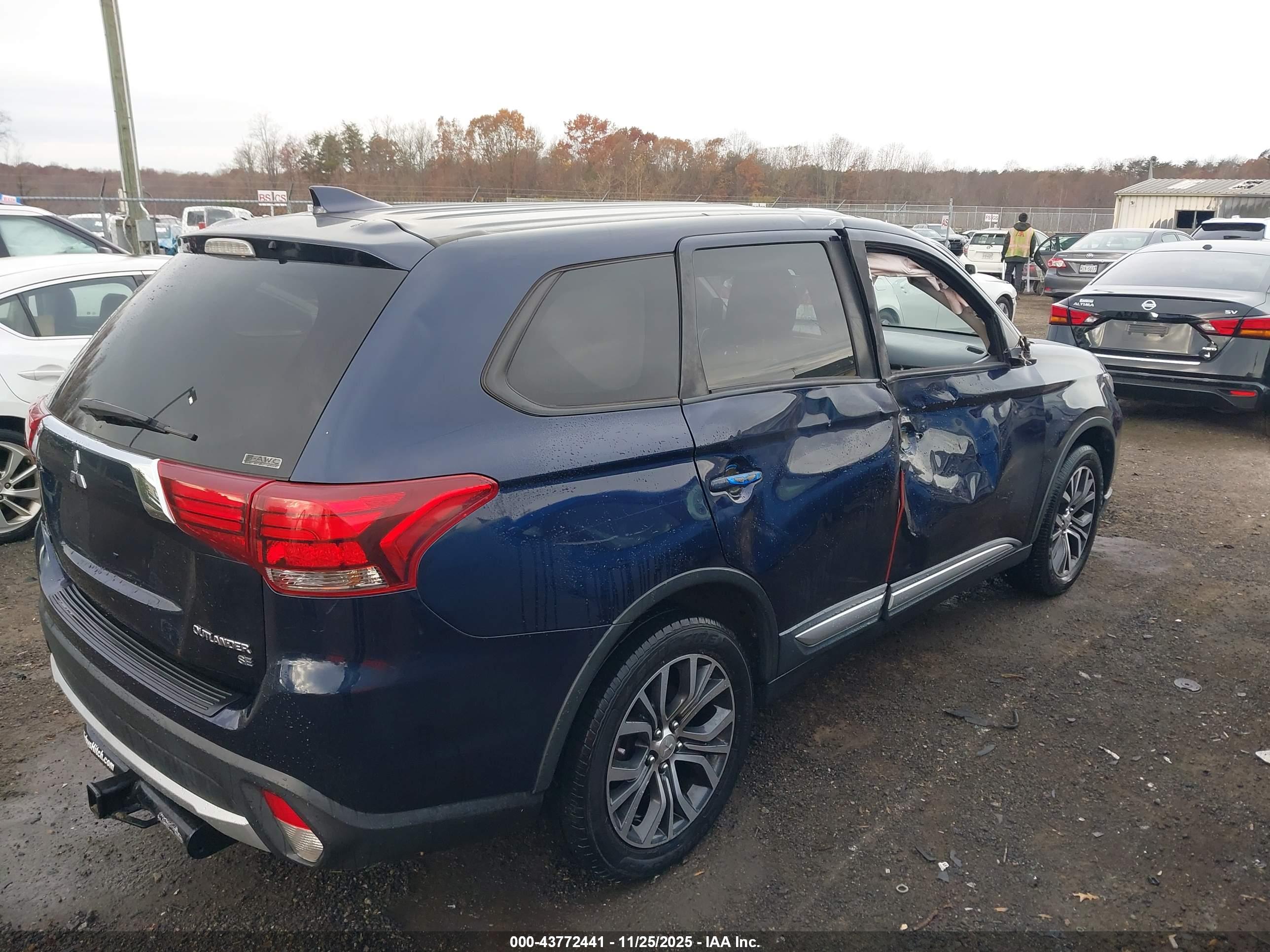 MITSUBISHI OUTLANDER image 4