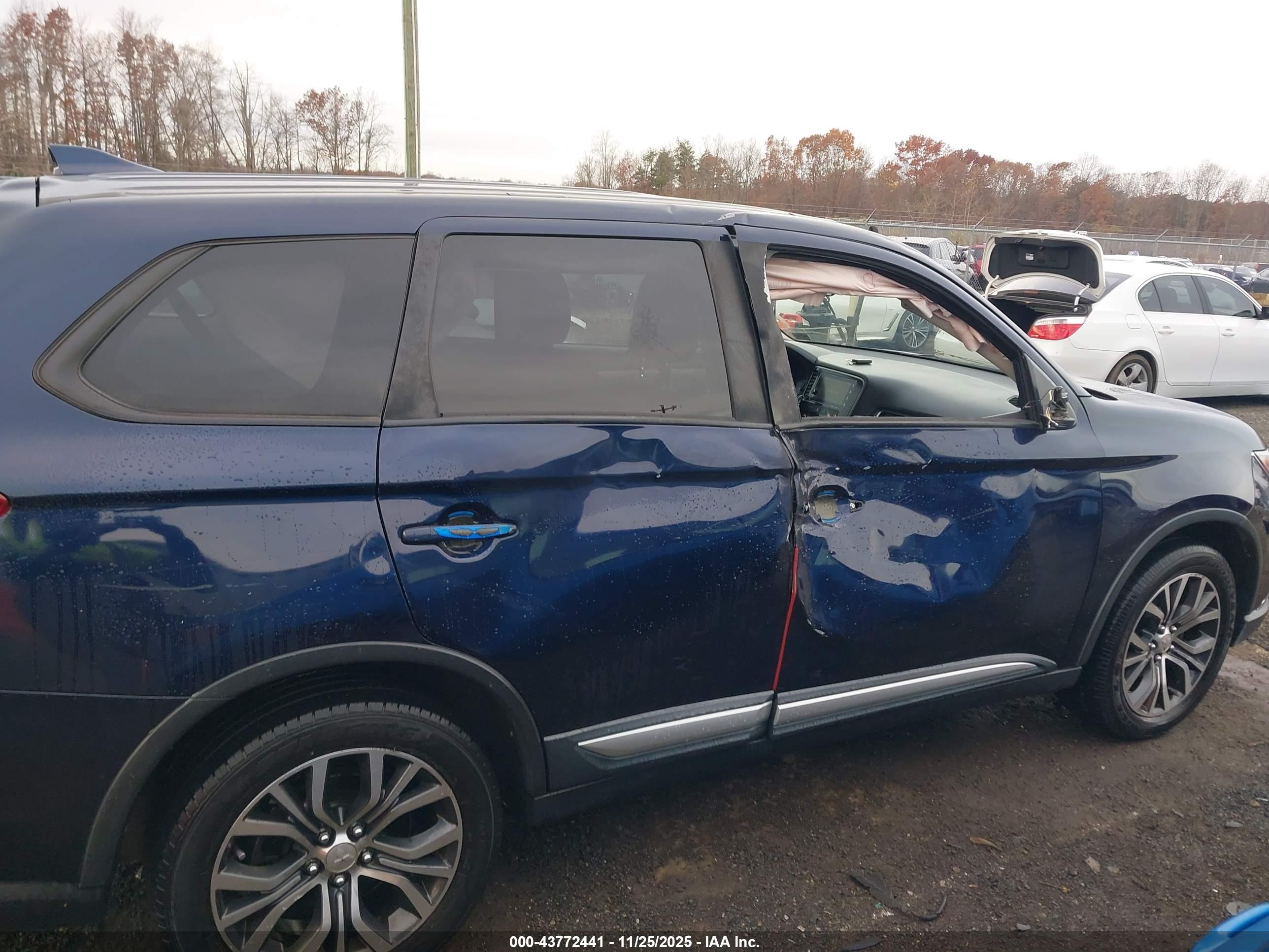 MITSUBISHI OUTLANDER image 6