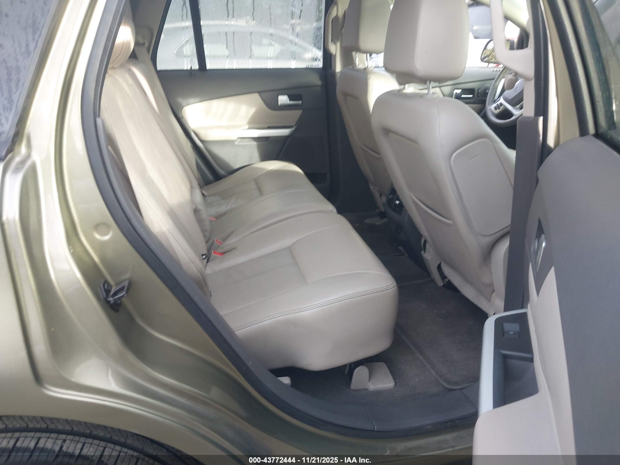 FORD EDGE image 8