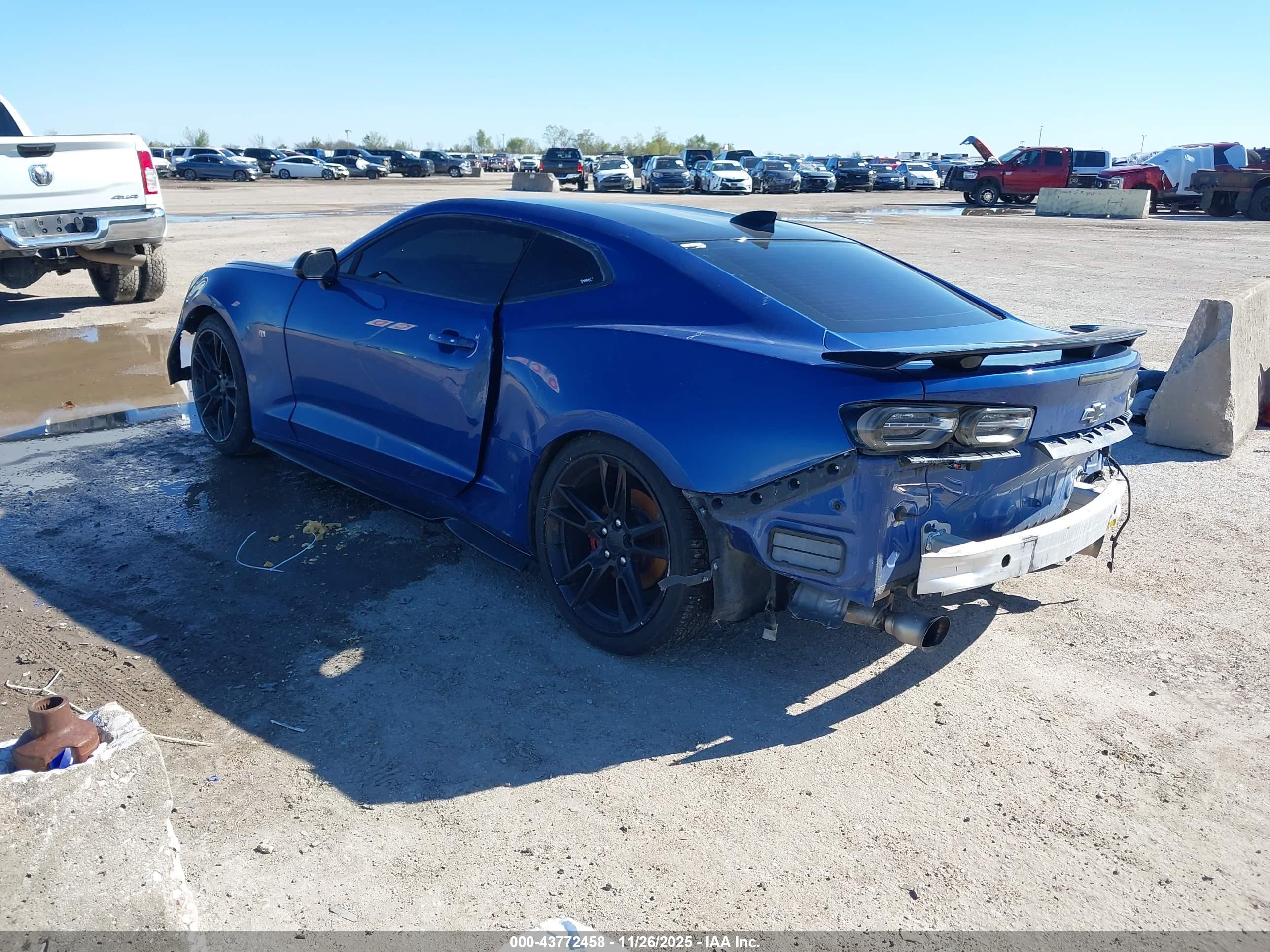 CHEVROLET CAMARO image 3