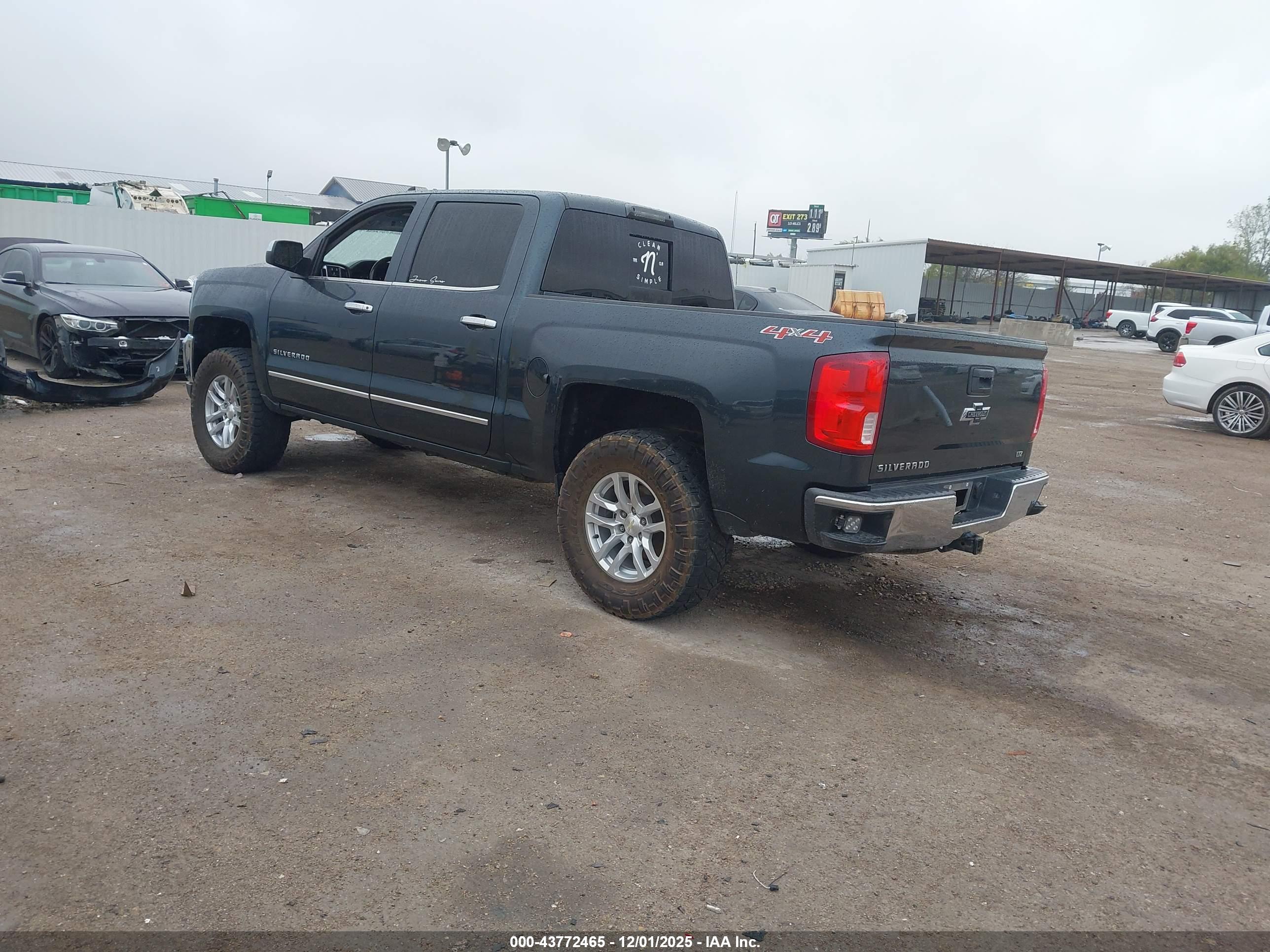 CHEVROLET SILVERADO image 3