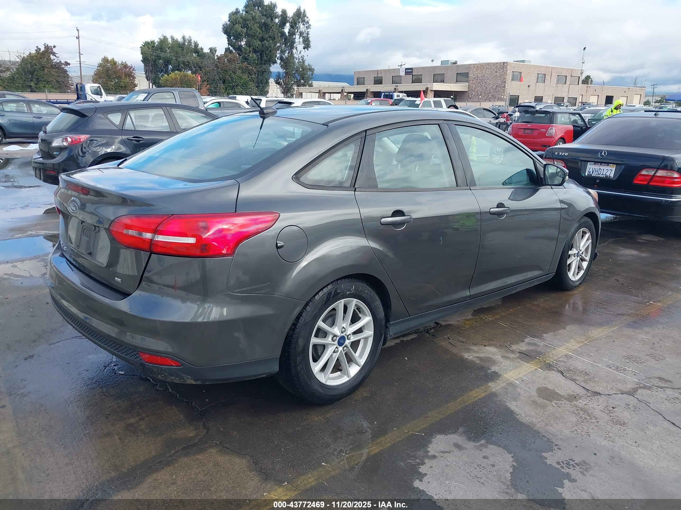 FORD FOCUS image 4