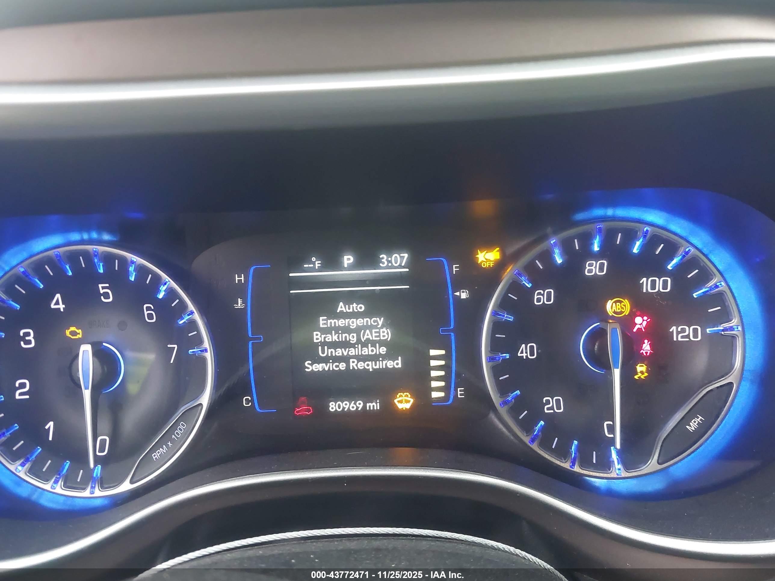 CHRYSLER VOYAGER image 7