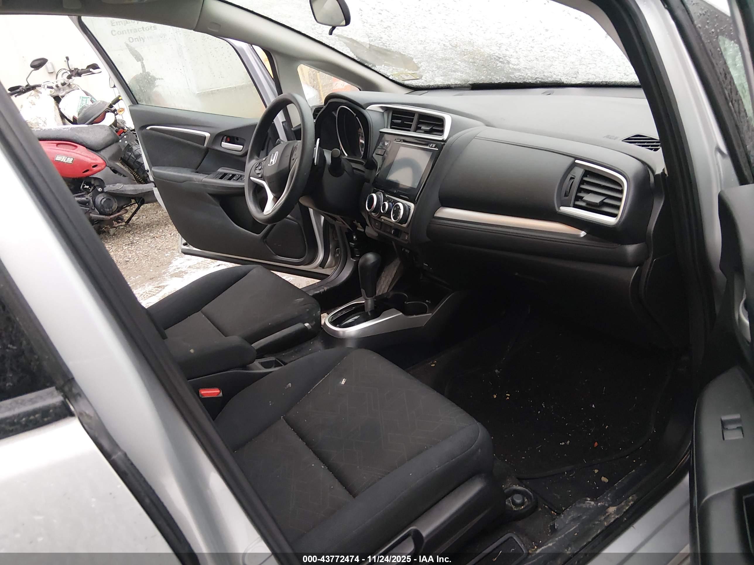 HONDA FIT image 5