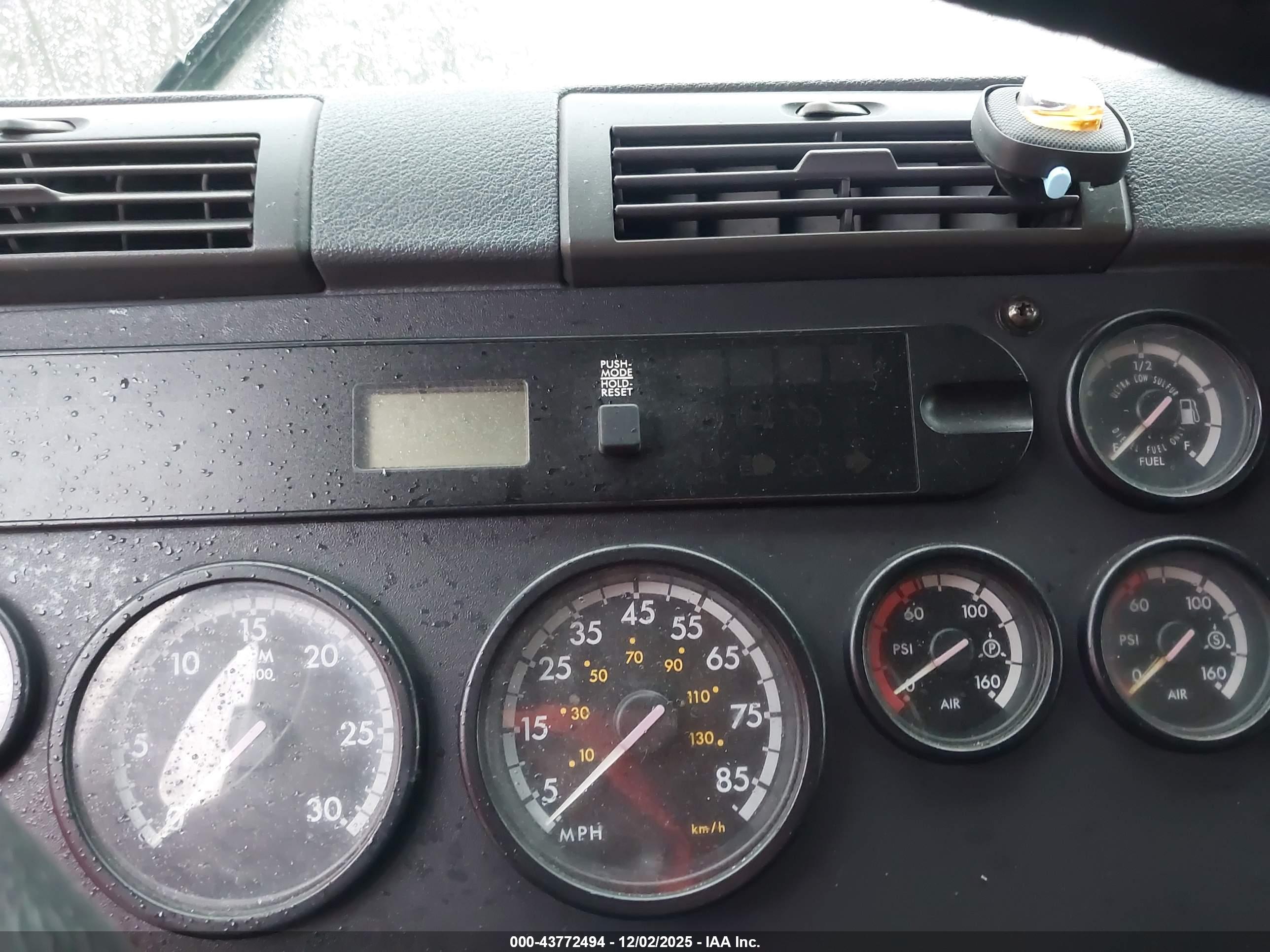 FREIGHTLINER CASCADIA image 6