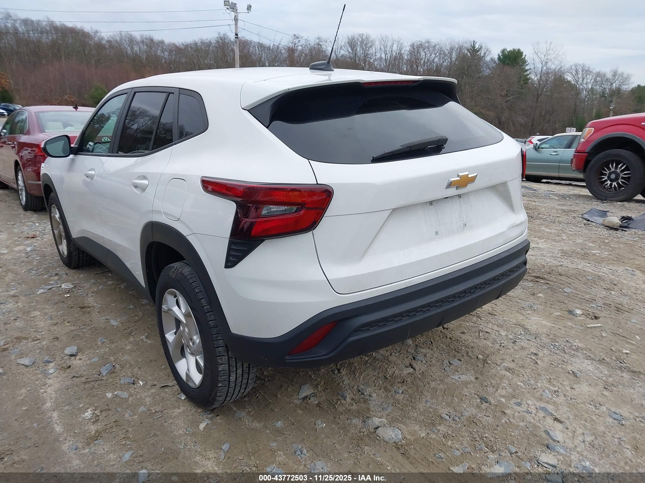 CHEVROLET TRAX image 3
