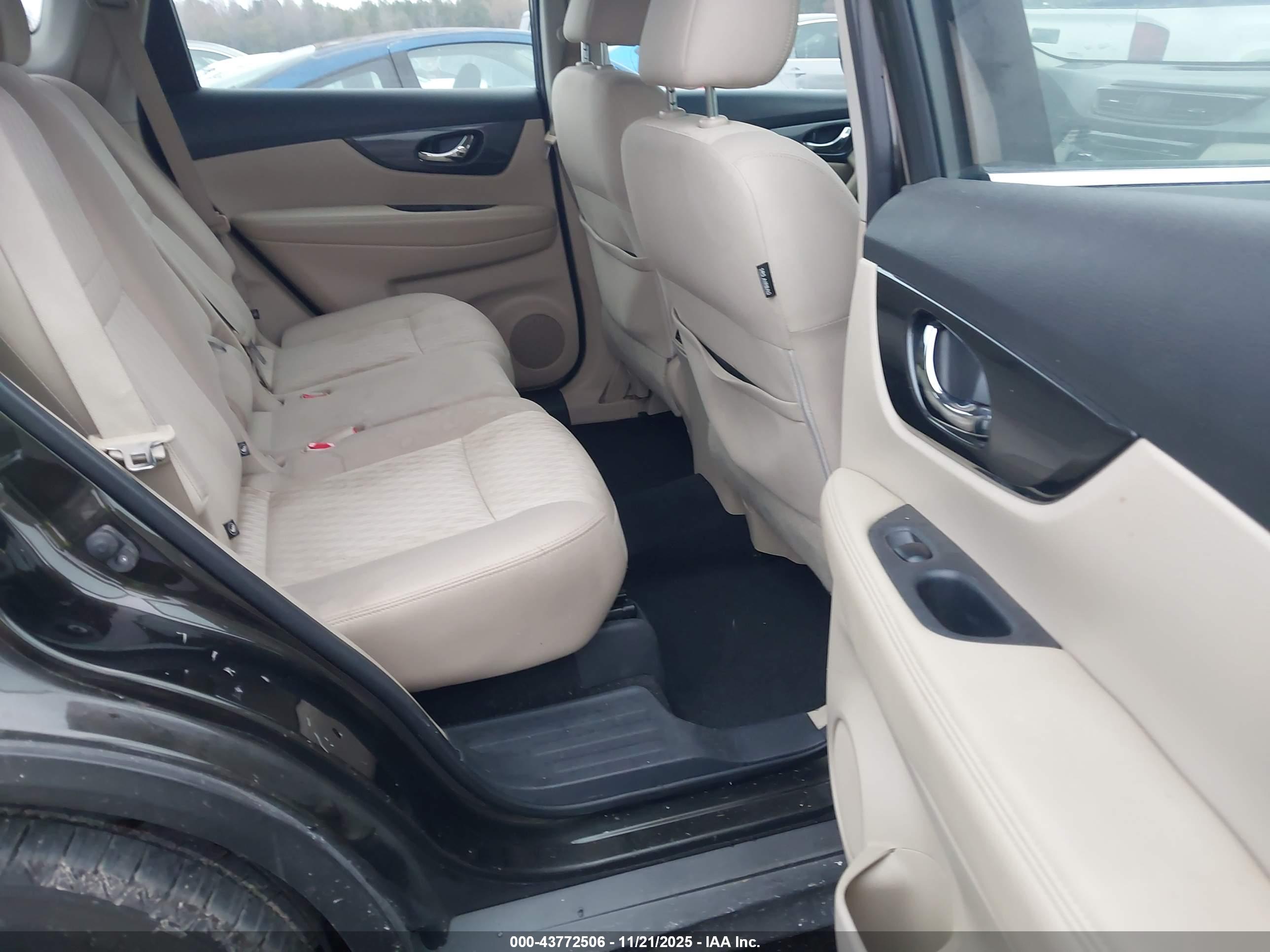 NISSAN ROGUE image 8
