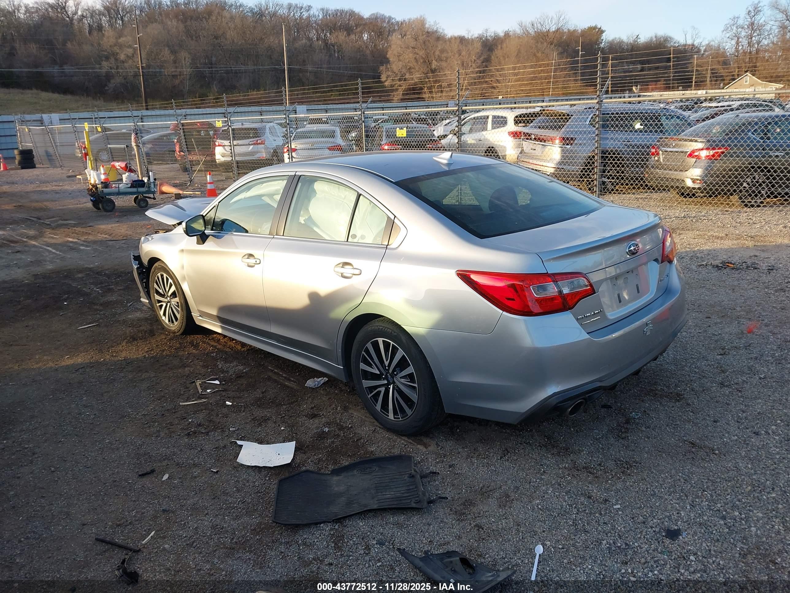 SUBARU LEGACY image 3