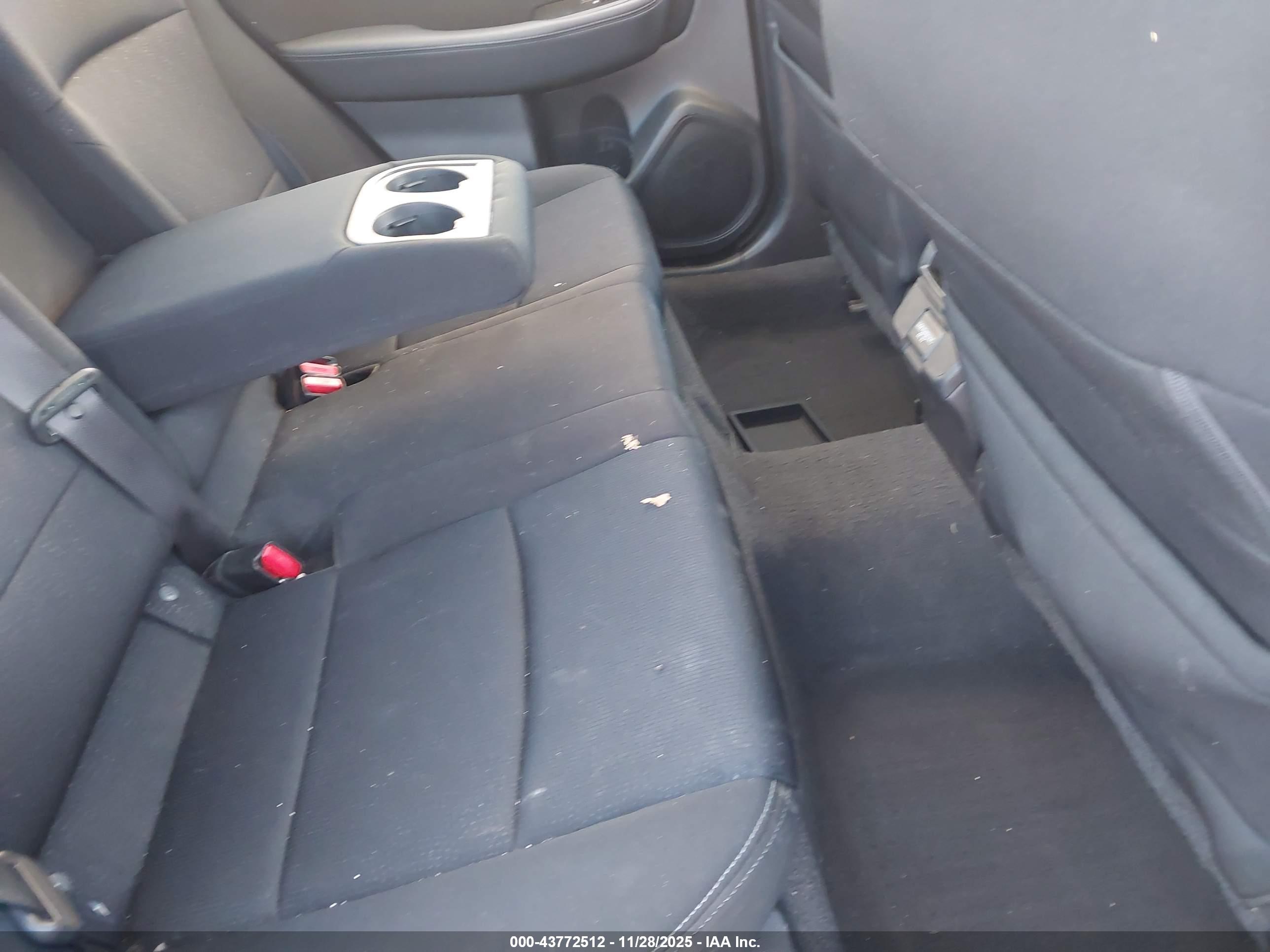 SUBARU LEGACY image 8