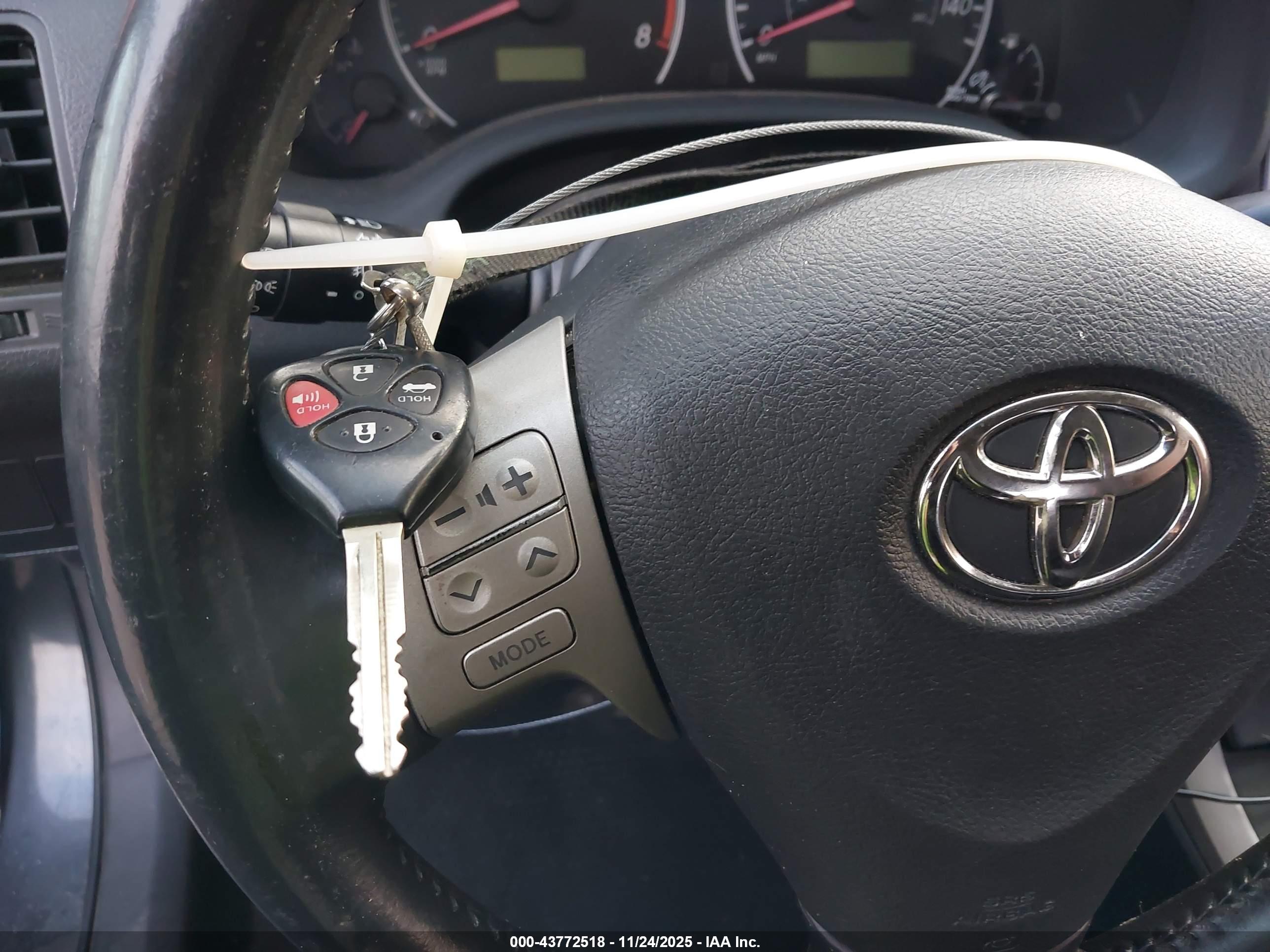 TOYOTA COROLLA image 11
