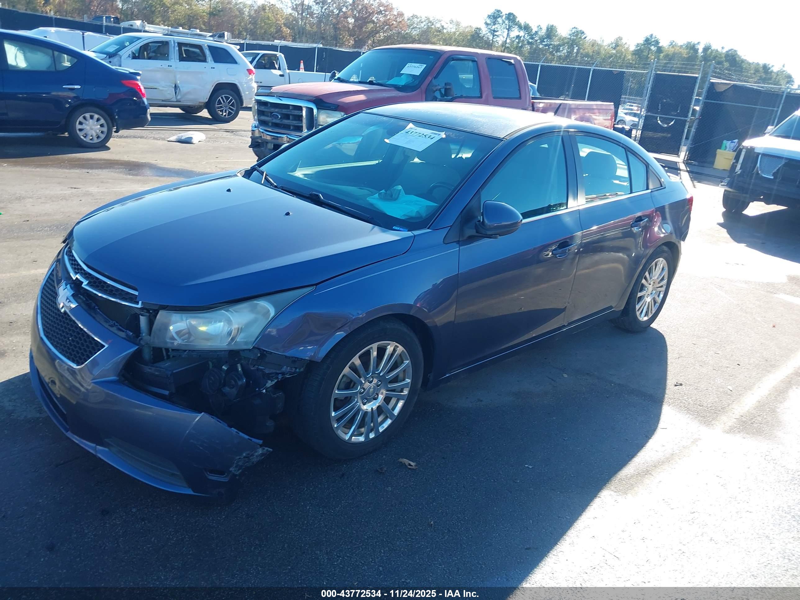CHEVROLET CRUZE image 2