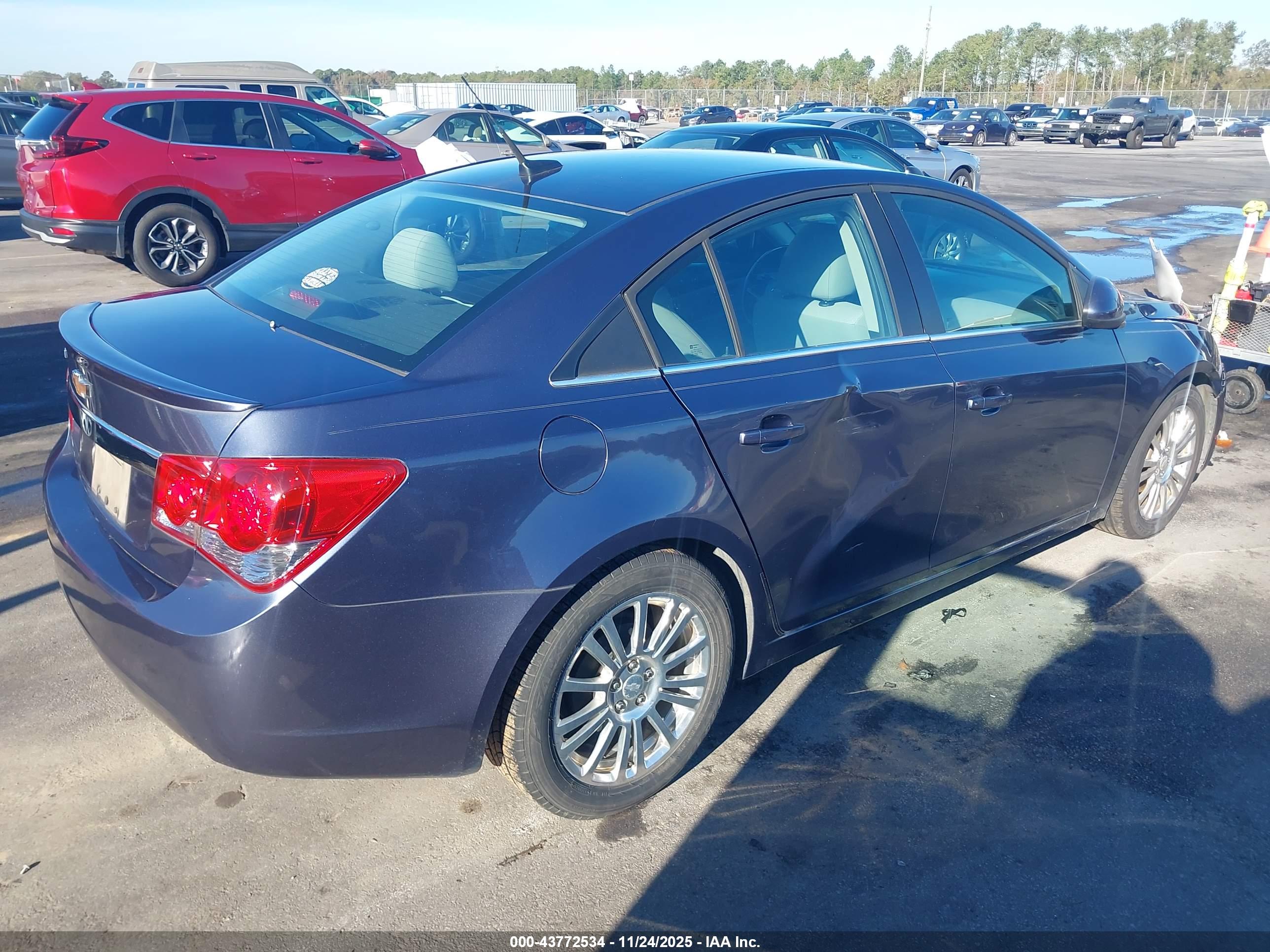 CHEVROLET CRUZE image 4