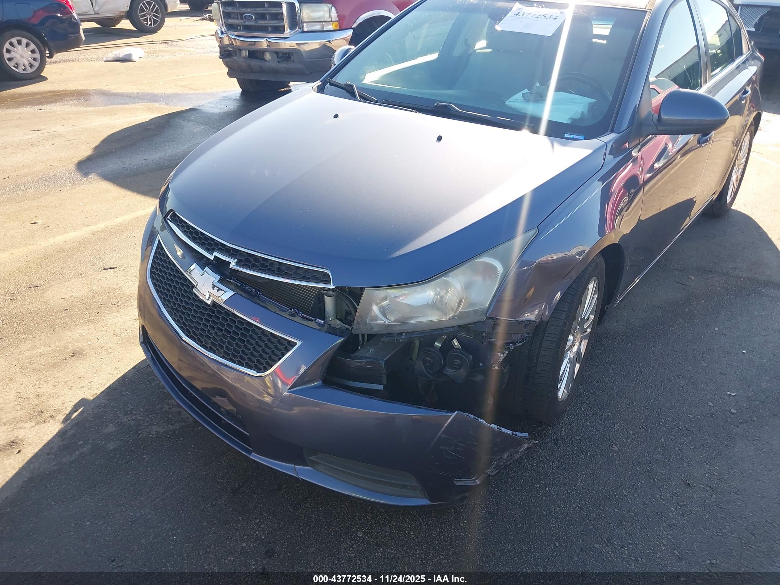 CHEVROLET CRUZE image 6