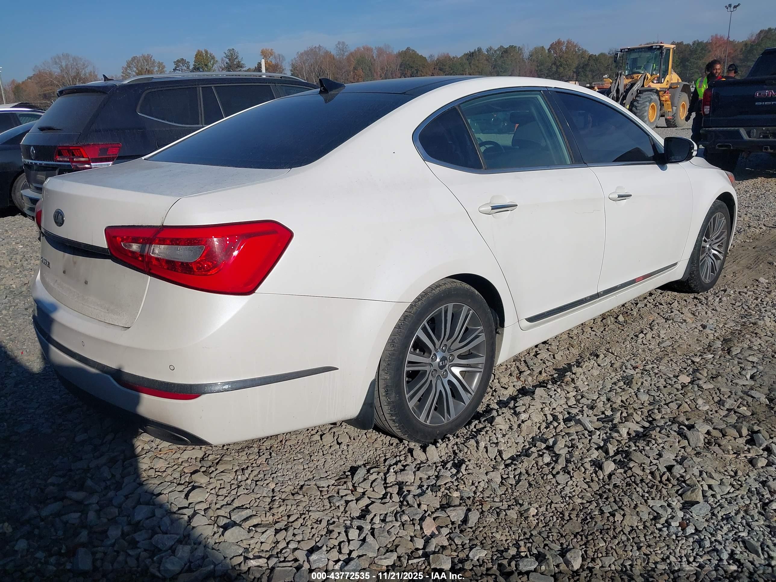 KIA CADENZA image 4
