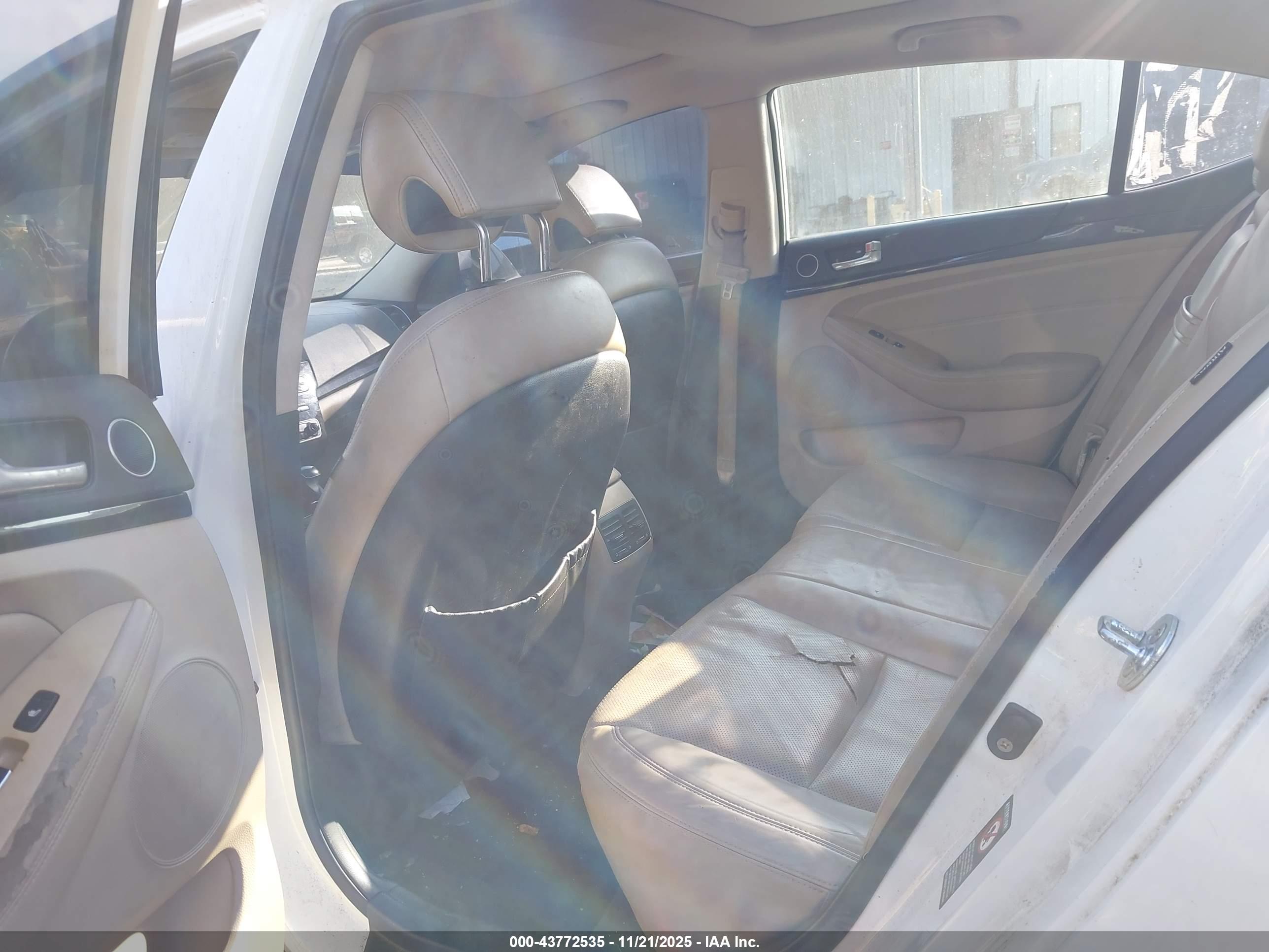 KIA CADENZA image 8