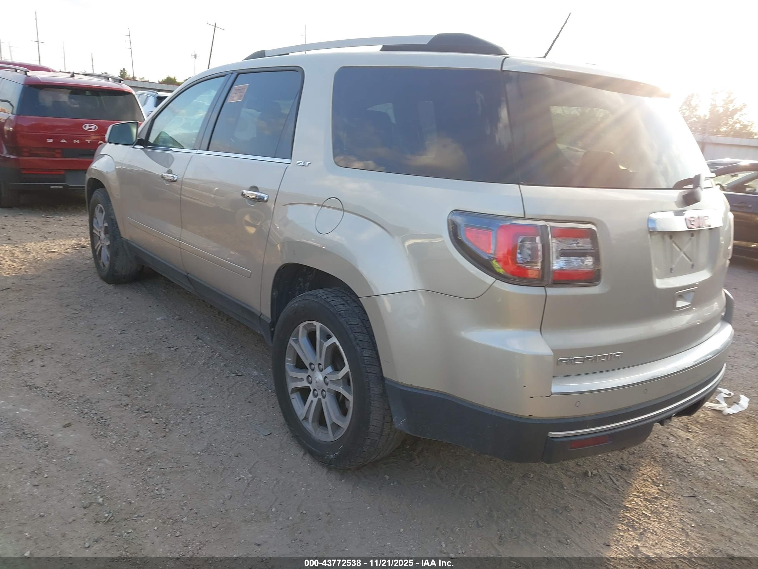 GMC ACADIA image 3
